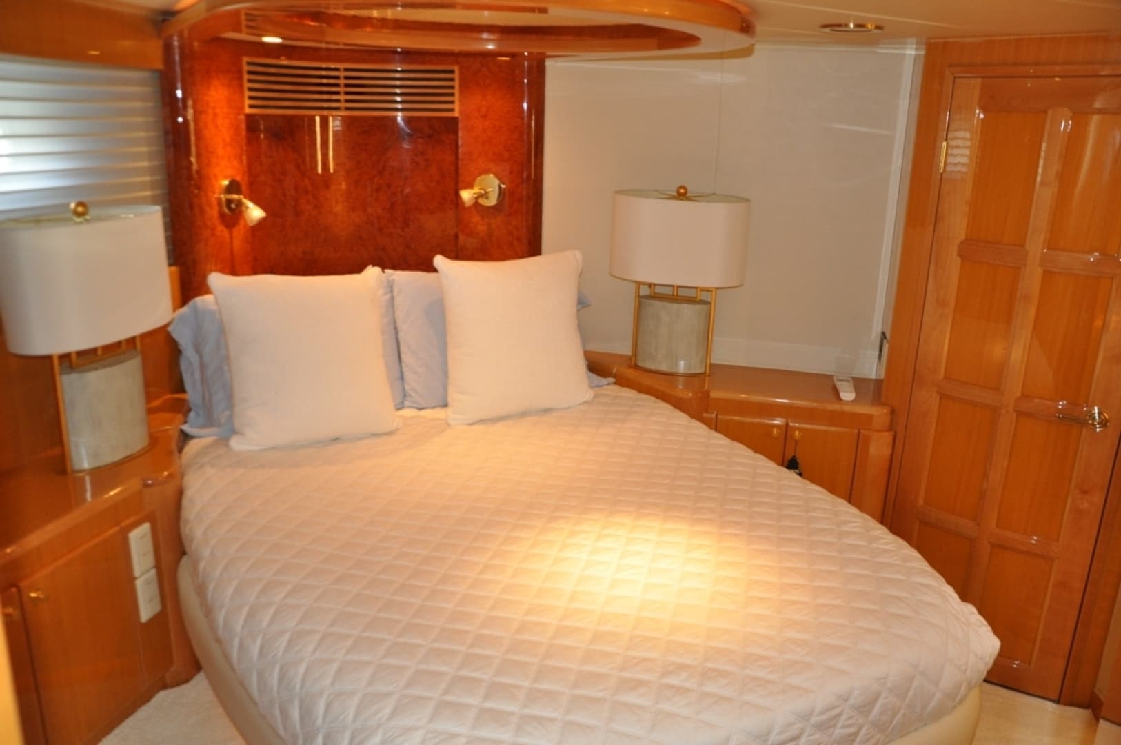 2003 Mckinna 58 — photo 15