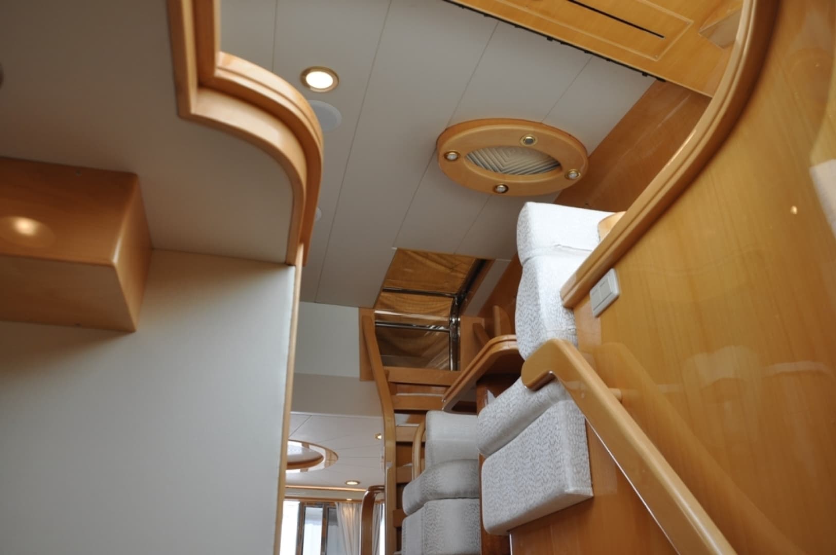 2003 Mckinna 58 — photo 14