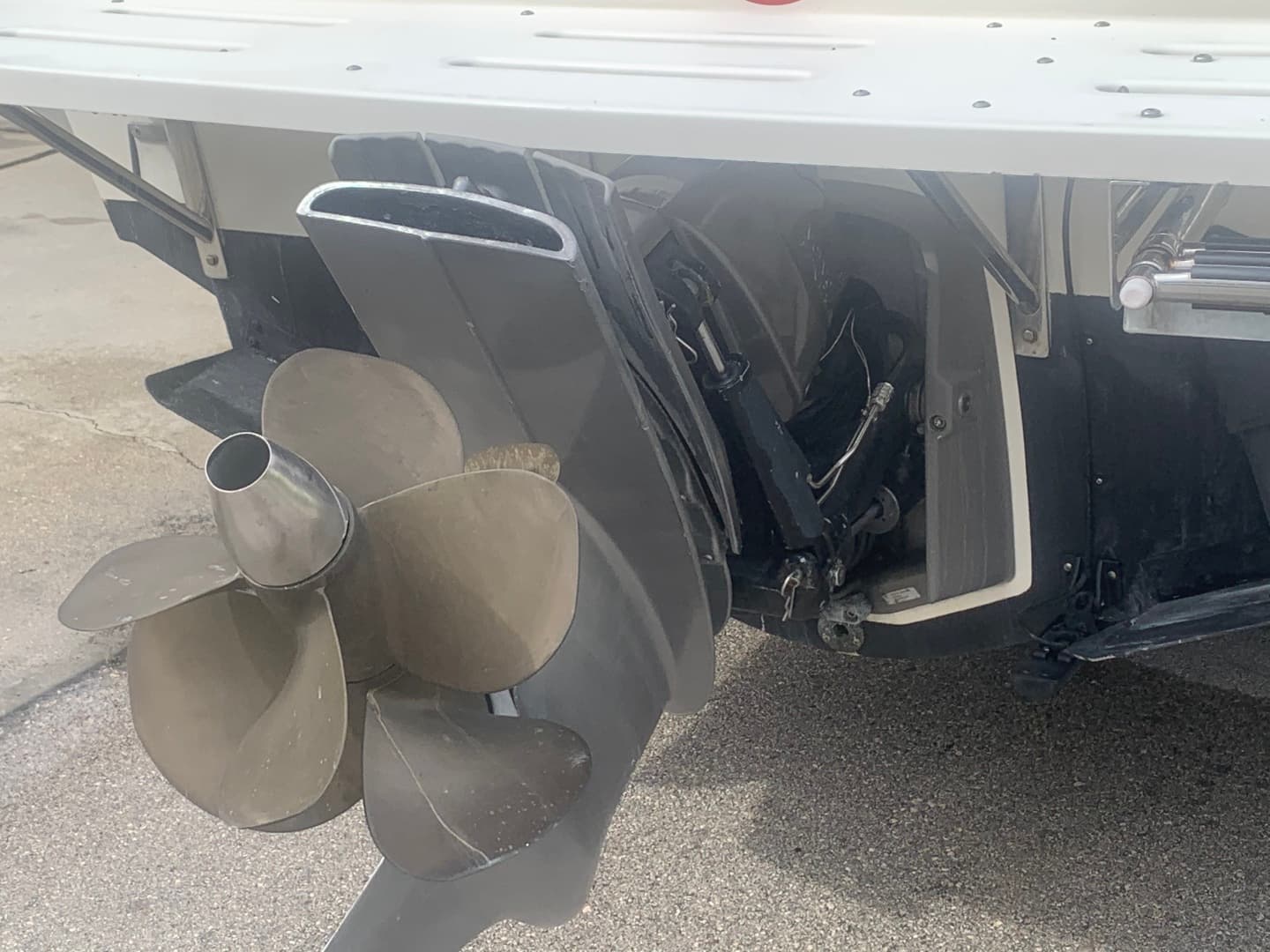 2006 Albemarle 242 Center Console — photo 5