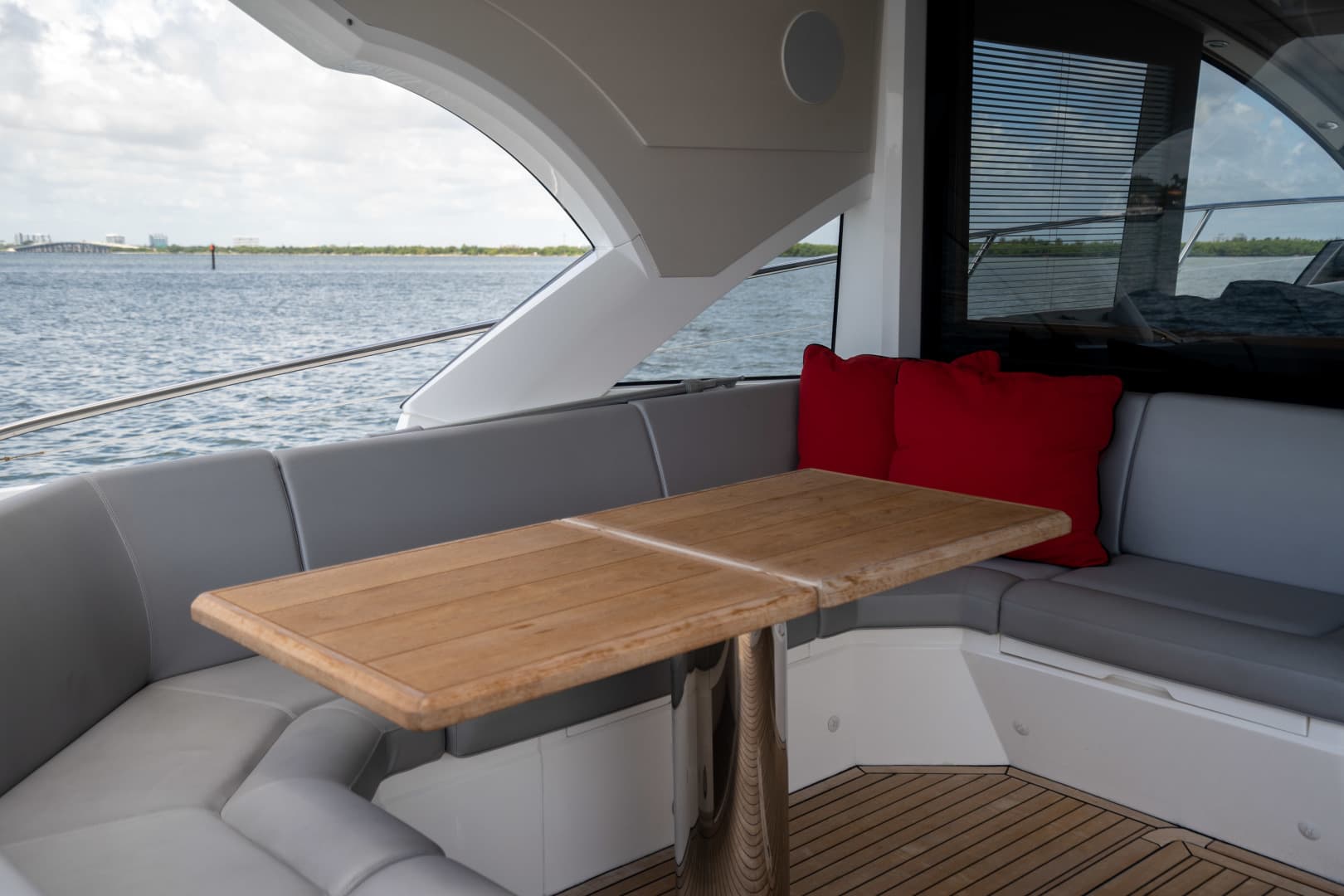2019 Sunseeker Predator — photo 32