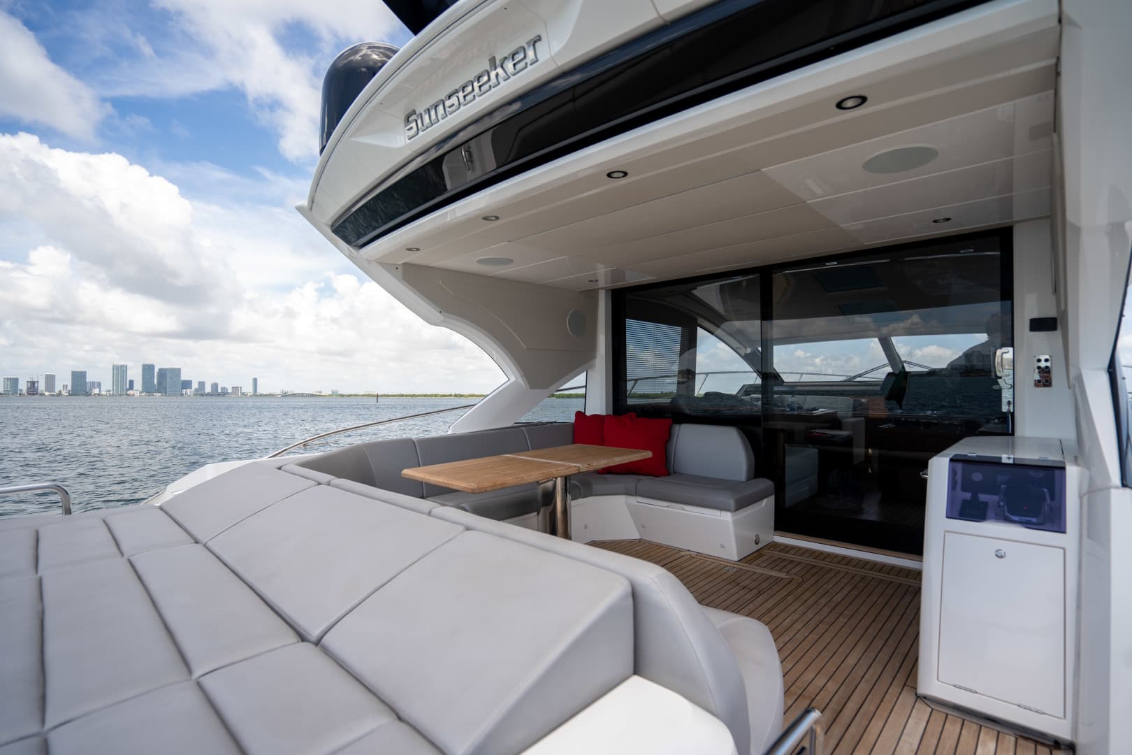 2019 Sunseeker Predator — photo 33
