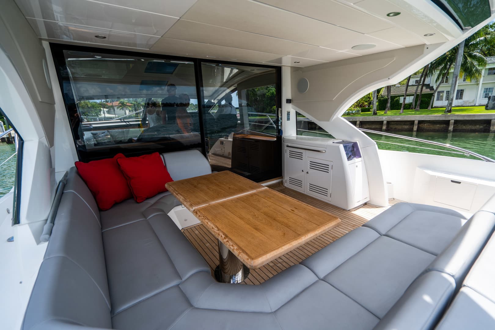 2019 Sunseeker Predator — photo 25