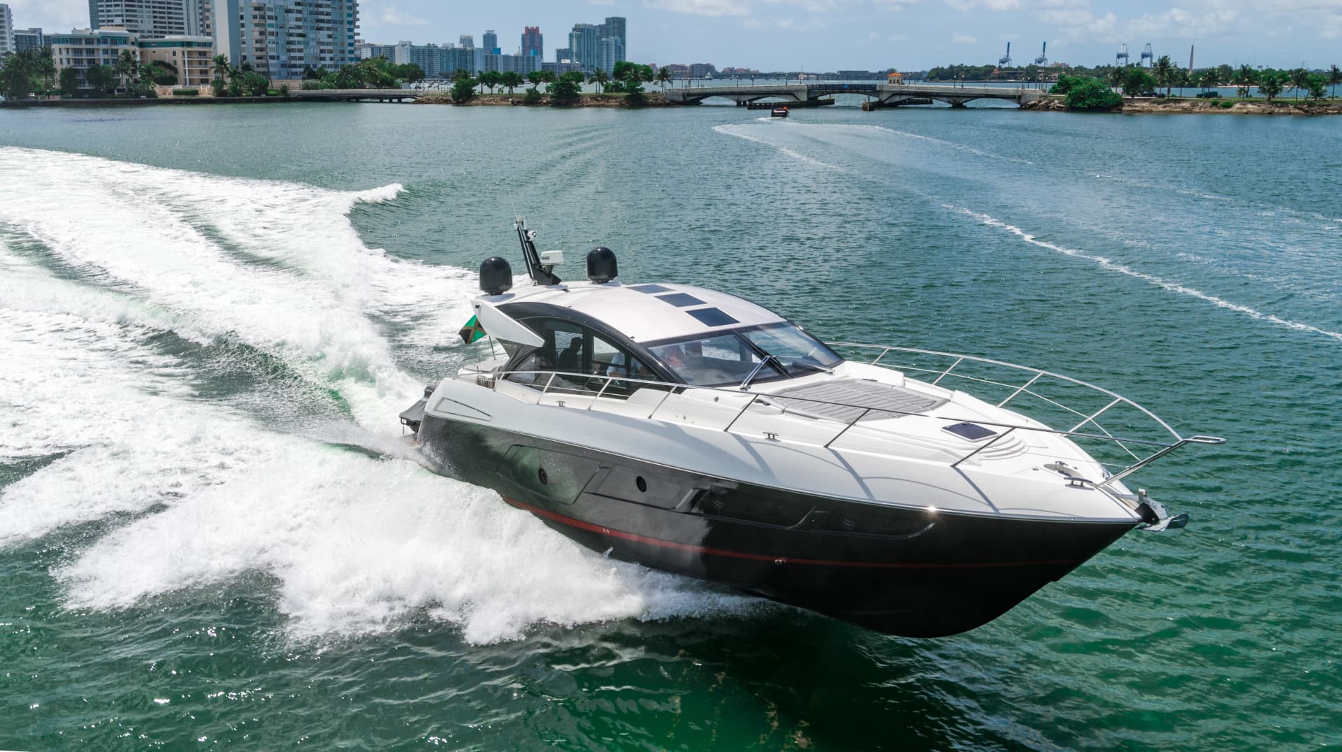 2019 Sunseeker Predator — photo 2