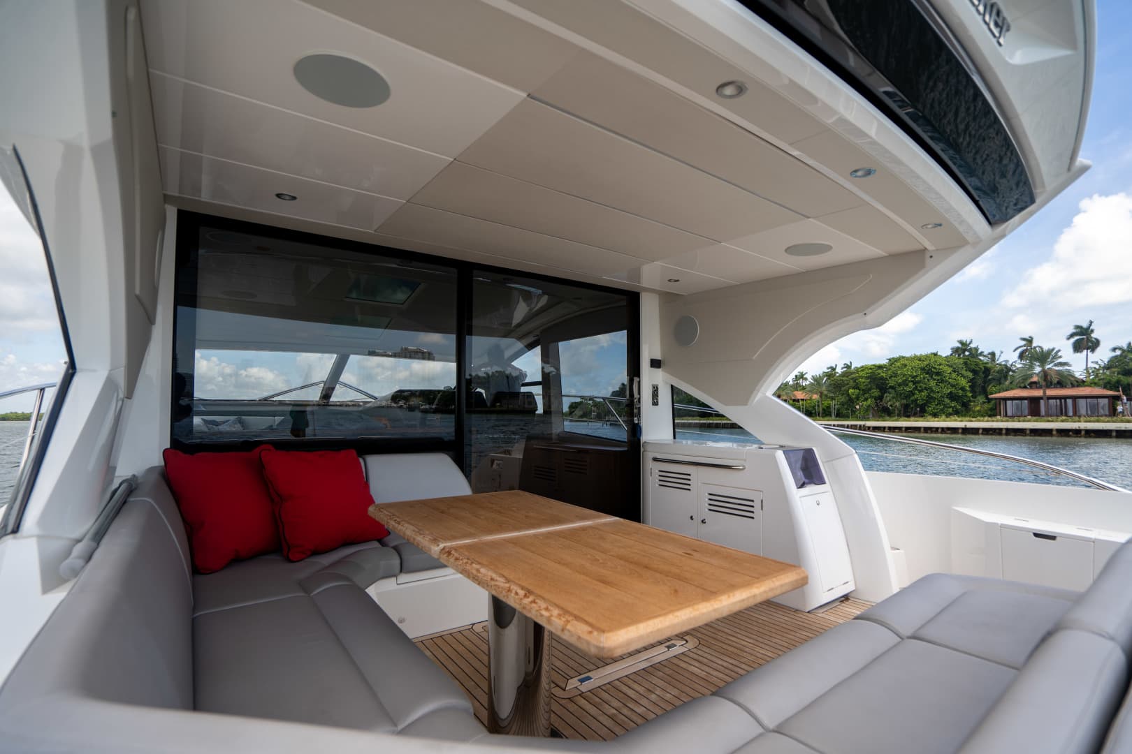 2019 Sunseeker Predator — photo 26