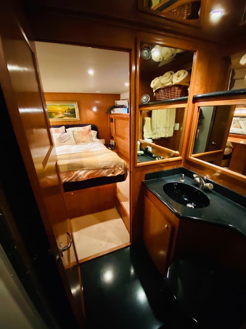 2003 Navigator 5700 Rival — photo 76