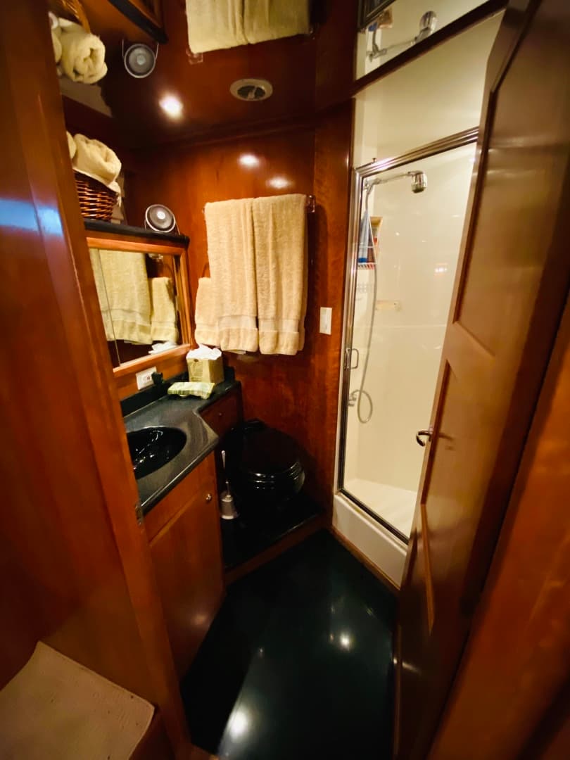 2003 Navigator 5700 Rival — photo 70