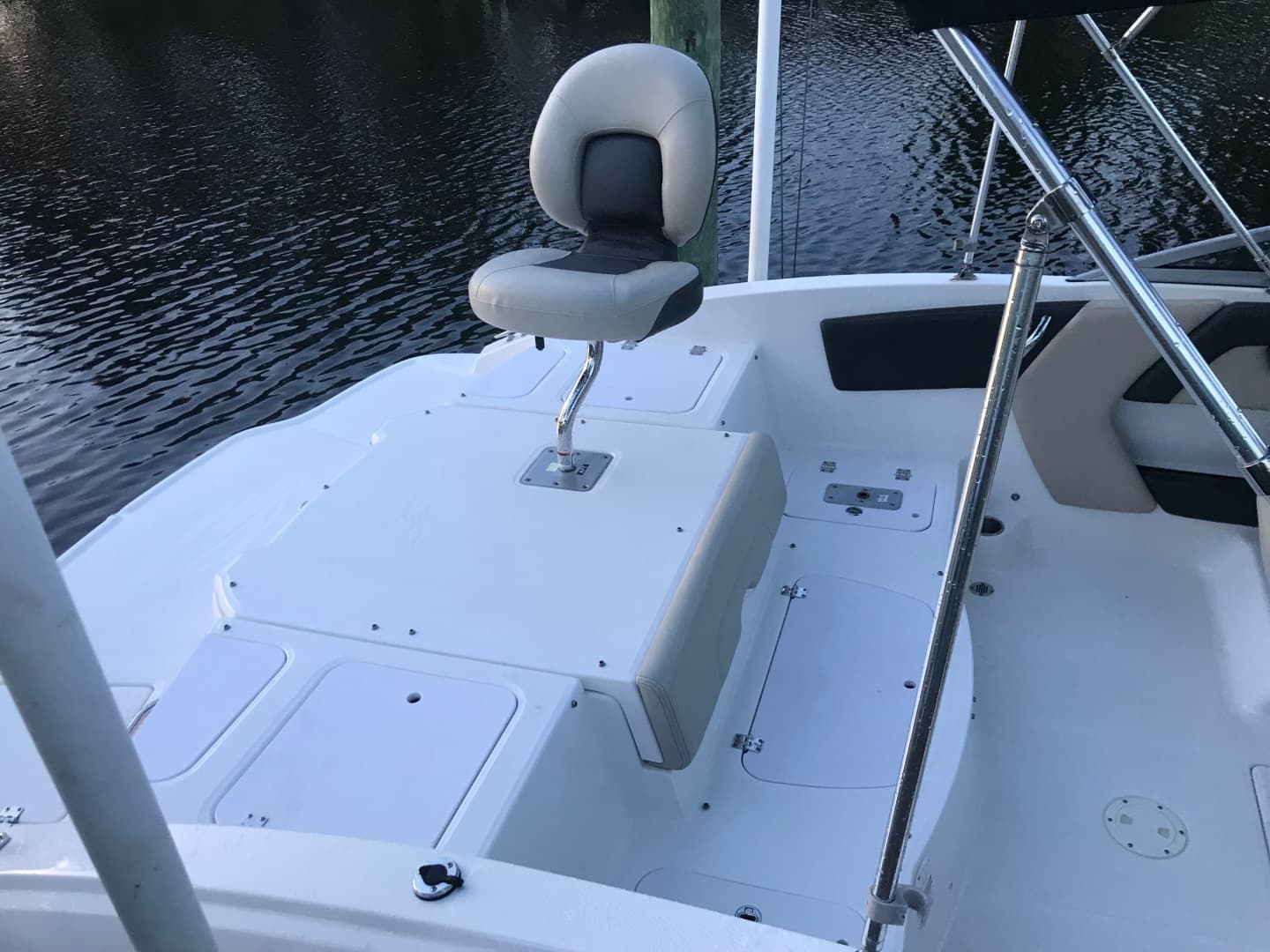 2014 Chaparral 21 Ski & Fish H20 — photo 9