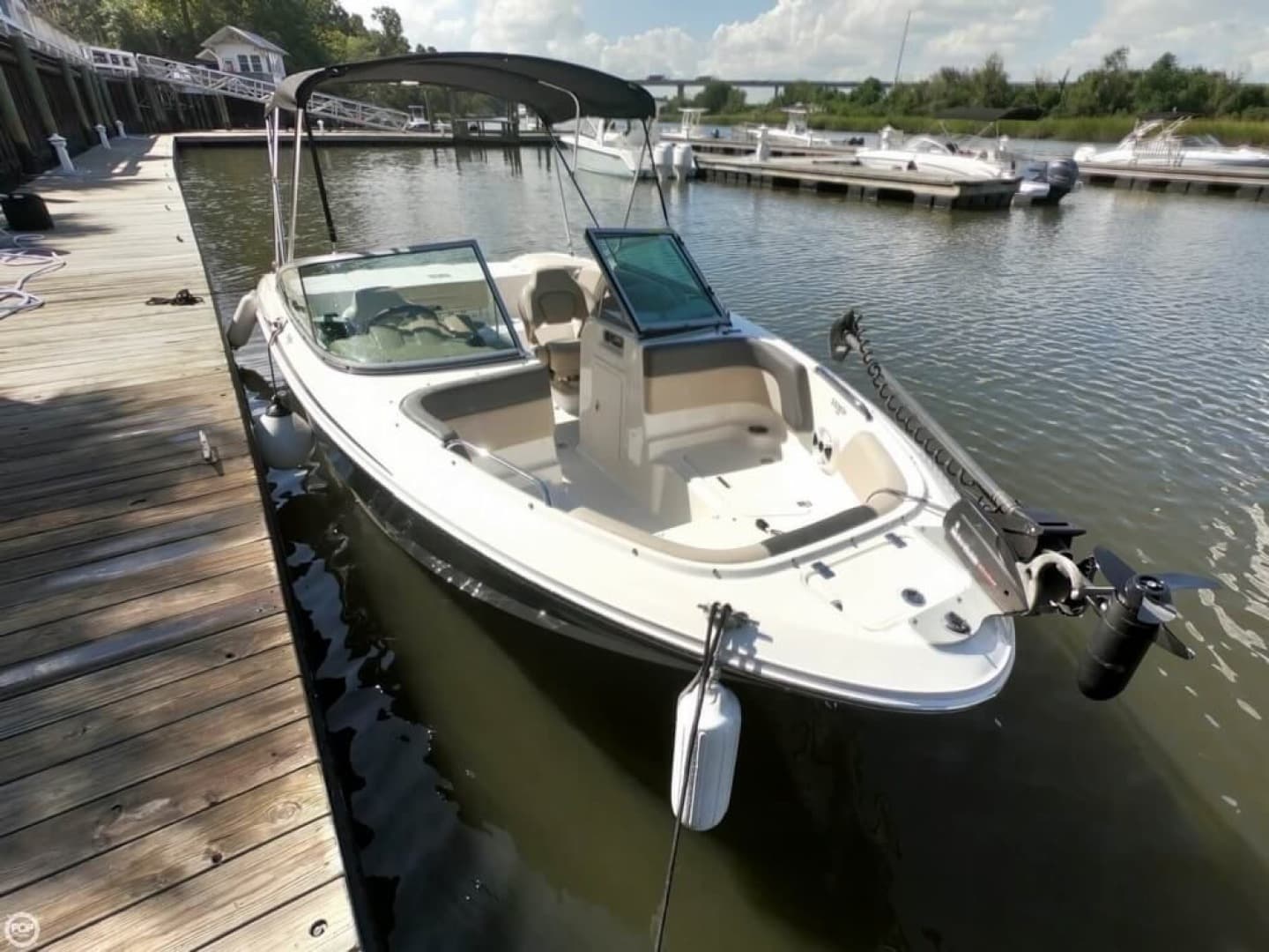 2014 Chaparral 21 Ski & Fish H20 — photo 2