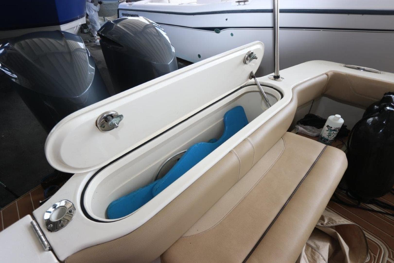 2012 Scout 345 CC — photo 30