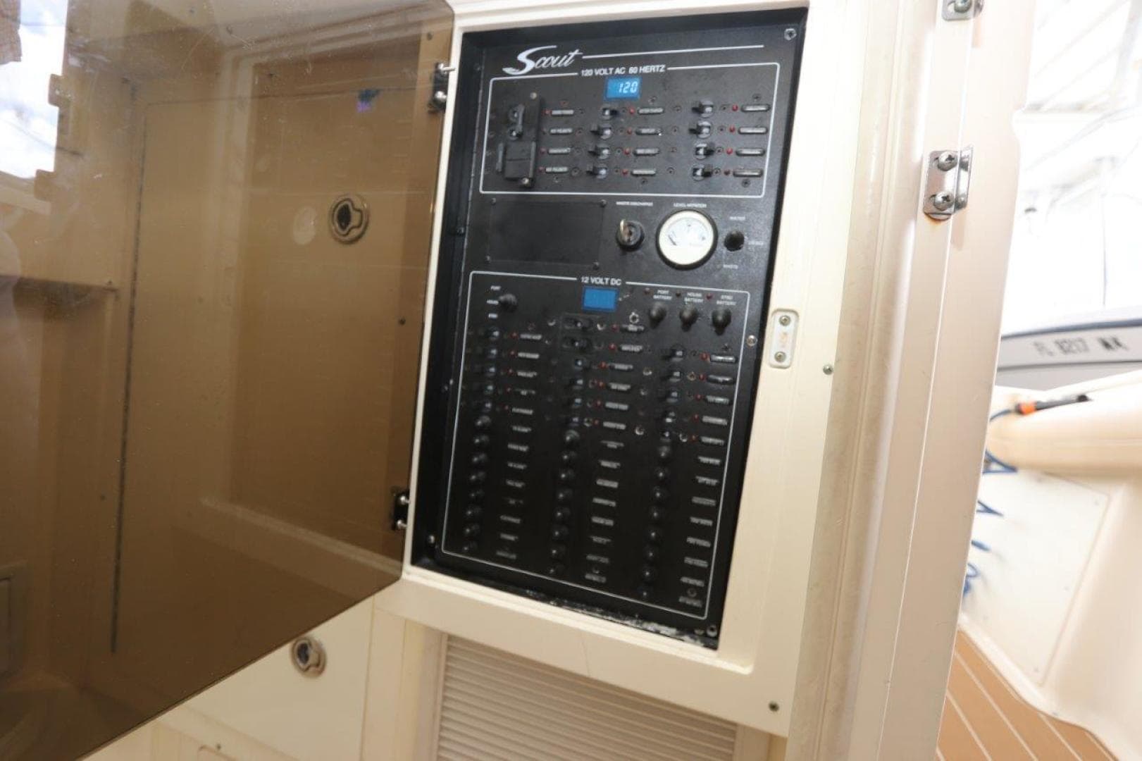 2012 Scout 345 CC — photo 35