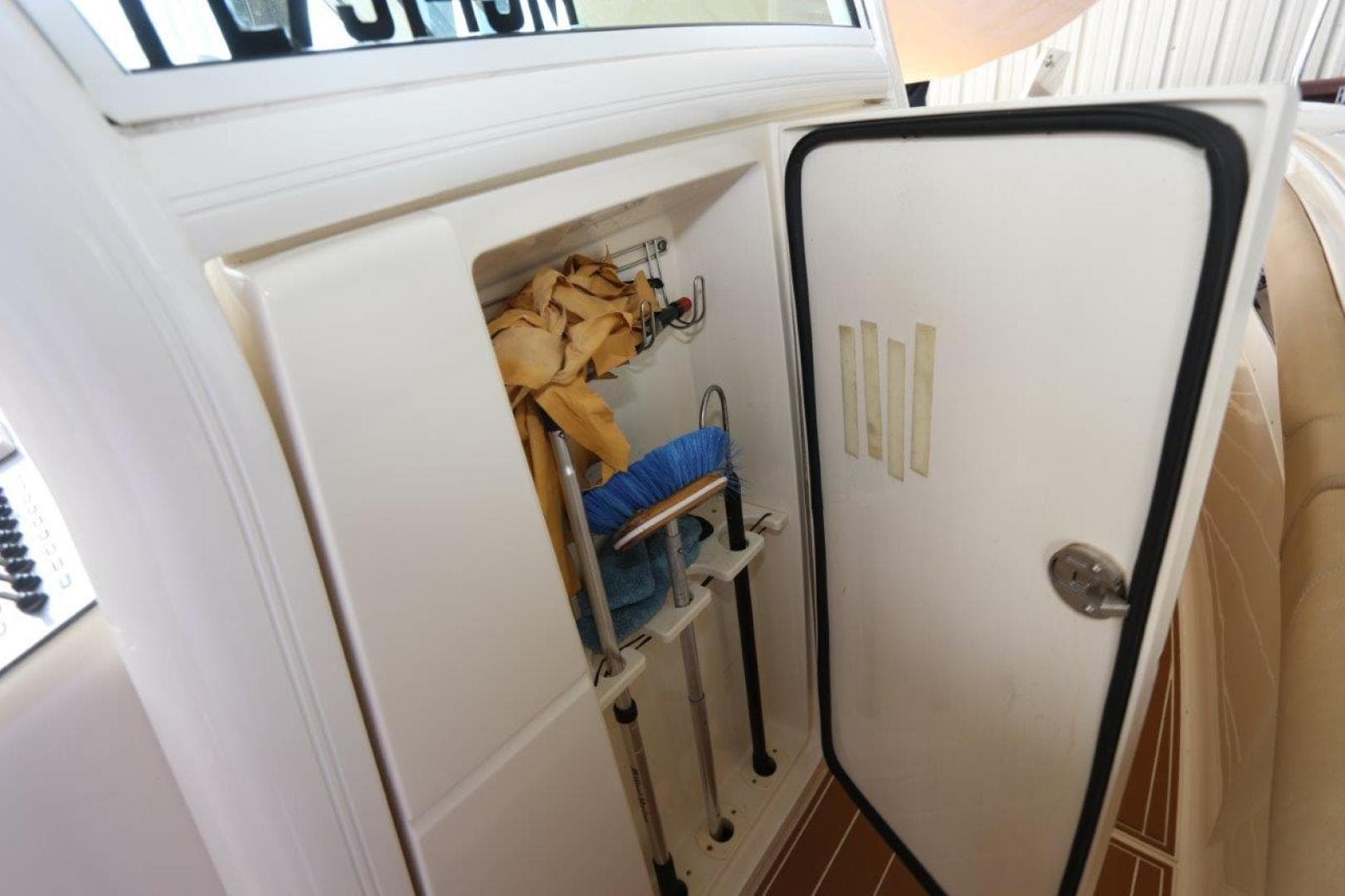 2012 Scout 345 CC — photo 25