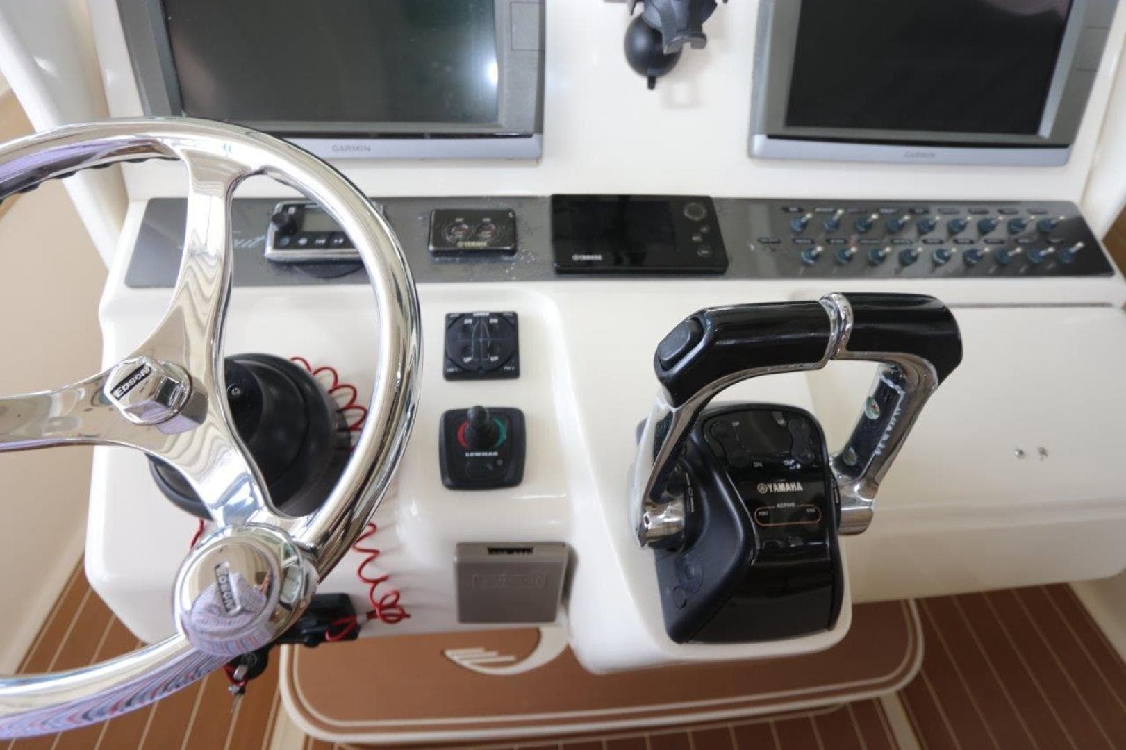 2012 Scout 345 CC — photo 23