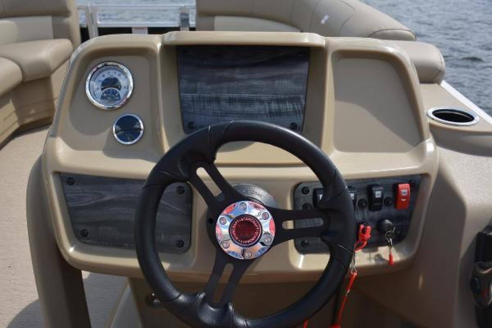 2025 Starcraft LX 16 — photo 8