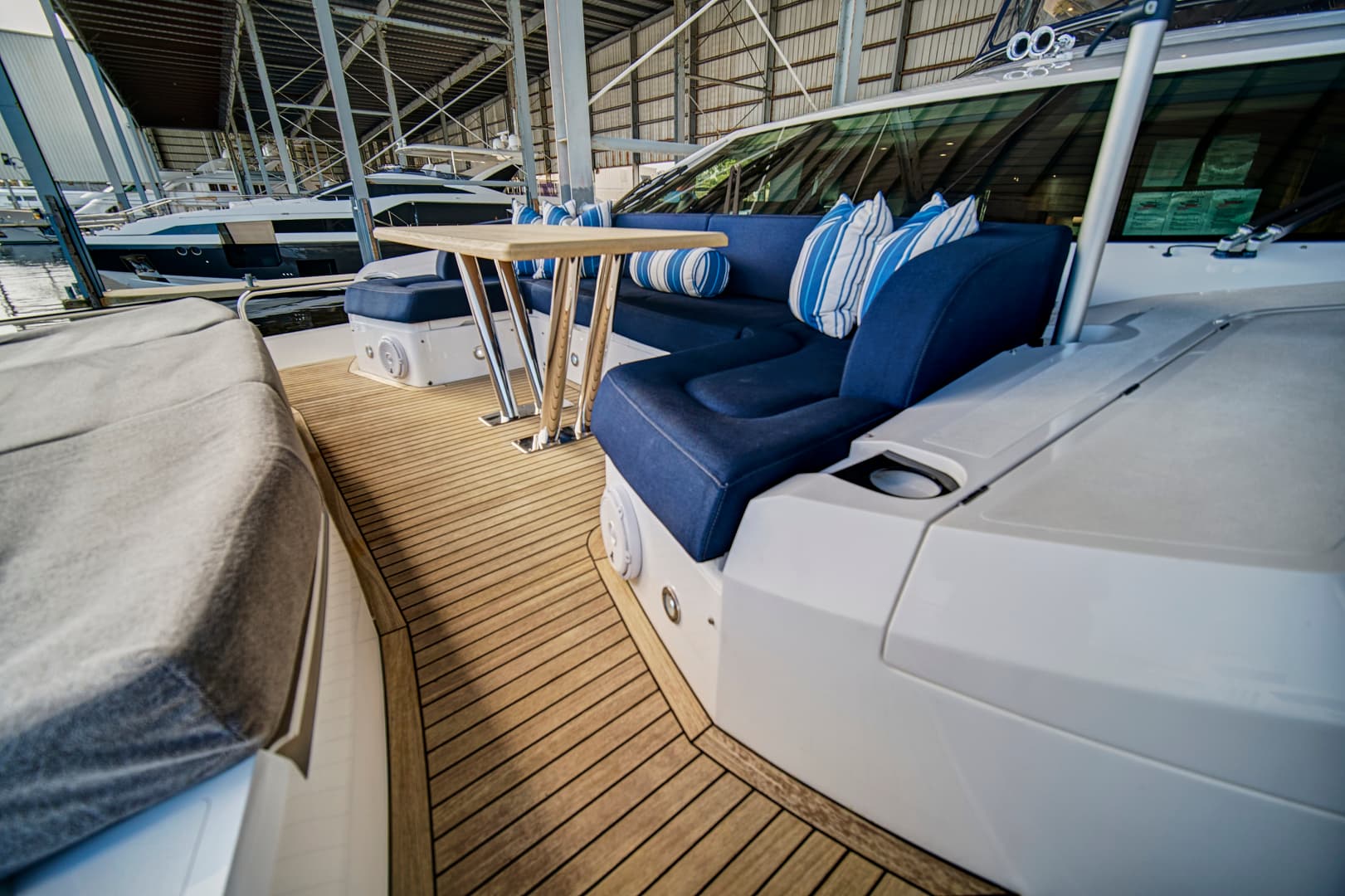 2019 Sunseeker 86 Yacht — photo 25