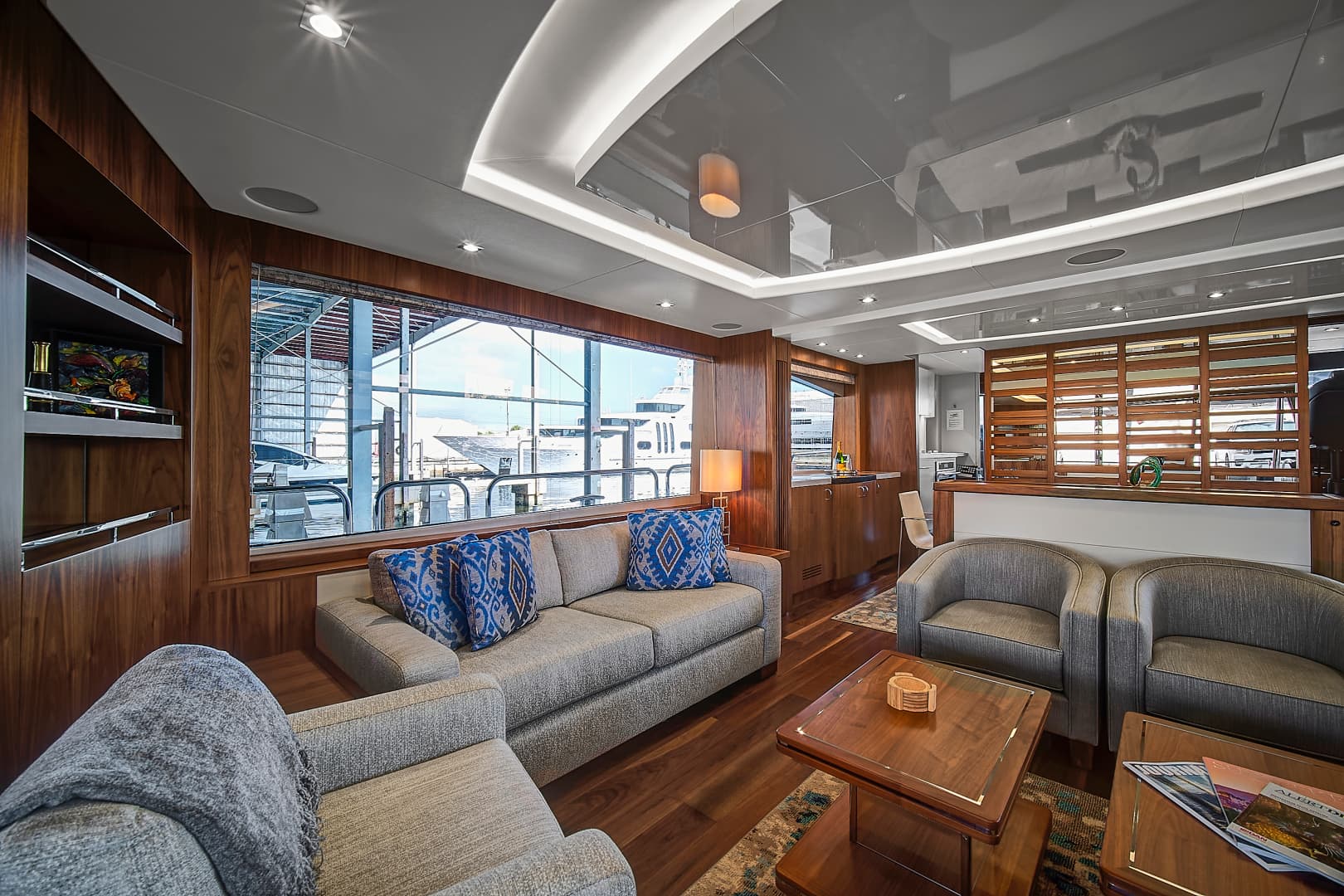 2019 Sunseeker 86 Yacht — photo 28