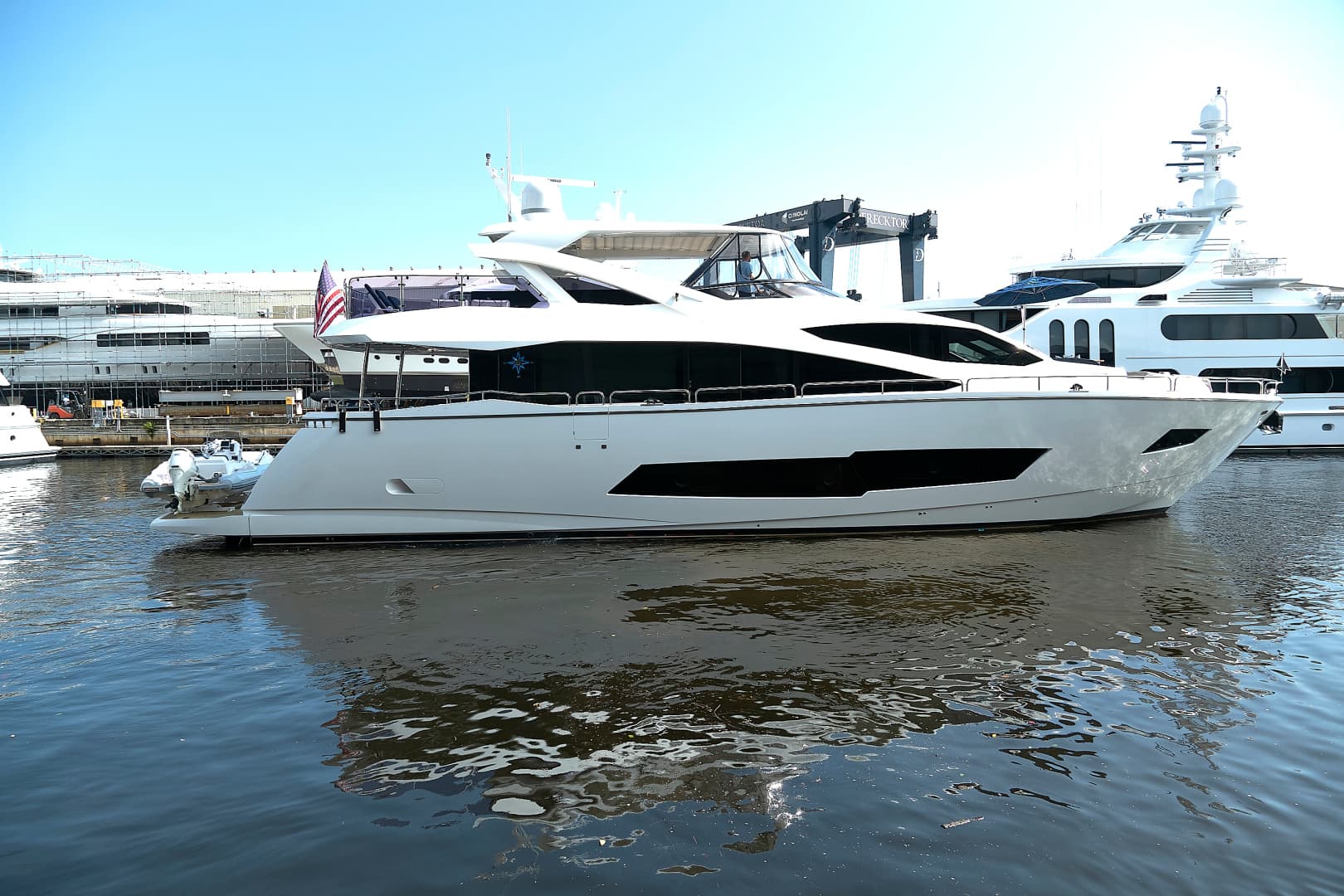 2019 Sunseeker 86 Yacht — photo 6