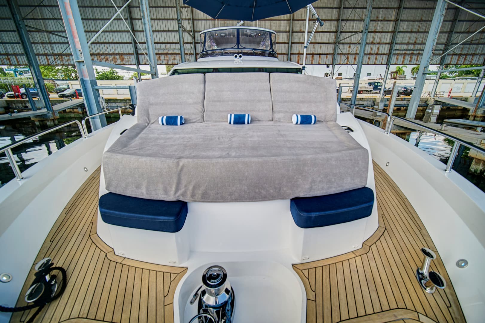 2019 Sunseeker 86 Yacht — photo 23