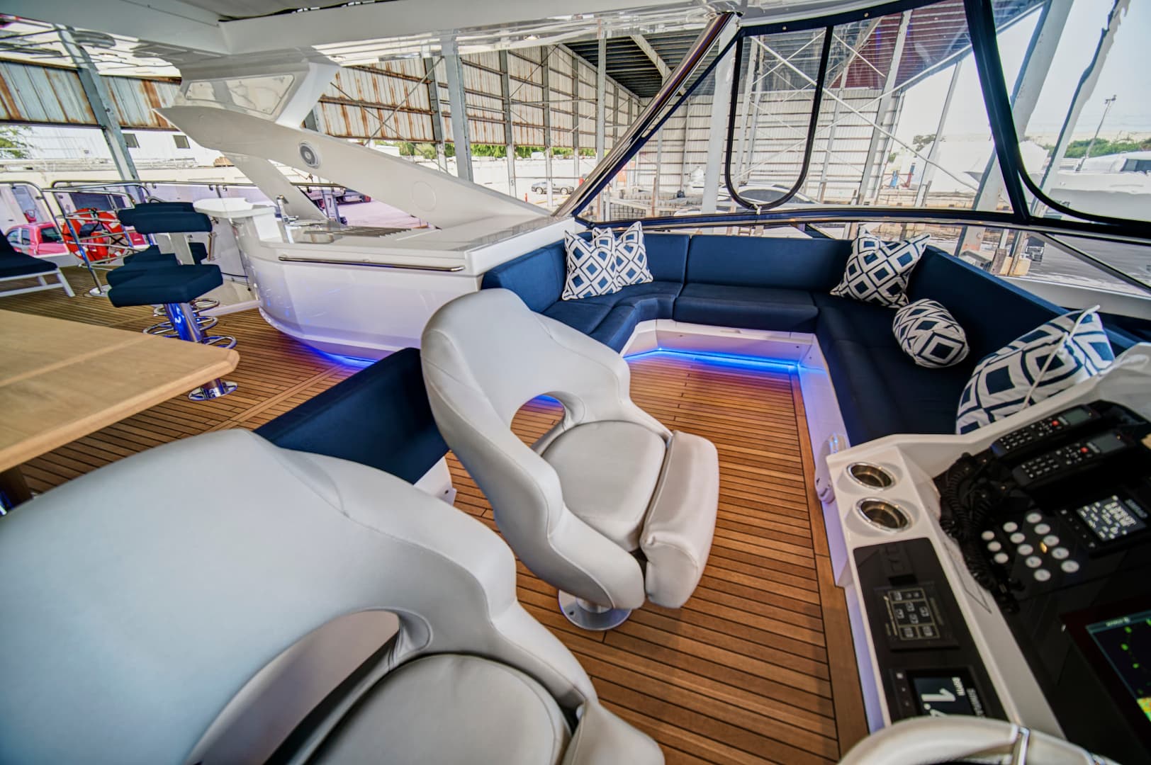 2019 Sunseeker 86 Yacht — photo 21