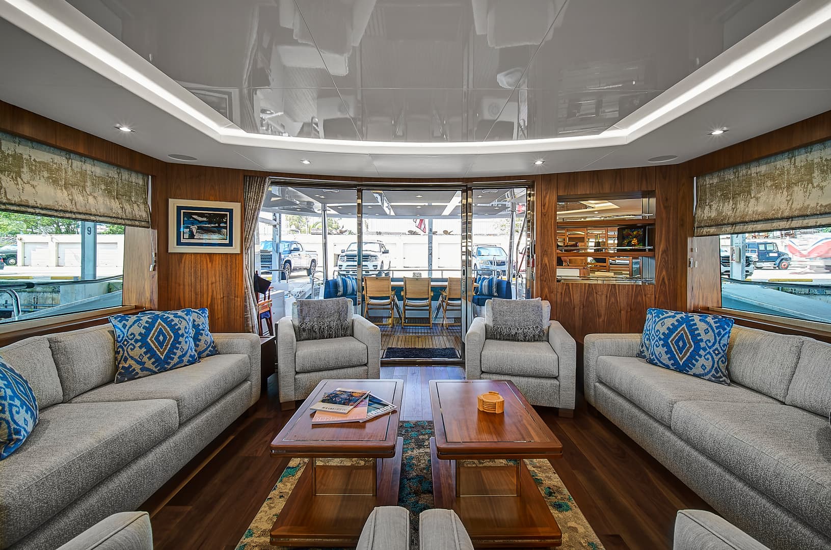 2019 Sunseeker 86 Yacht — photo 31