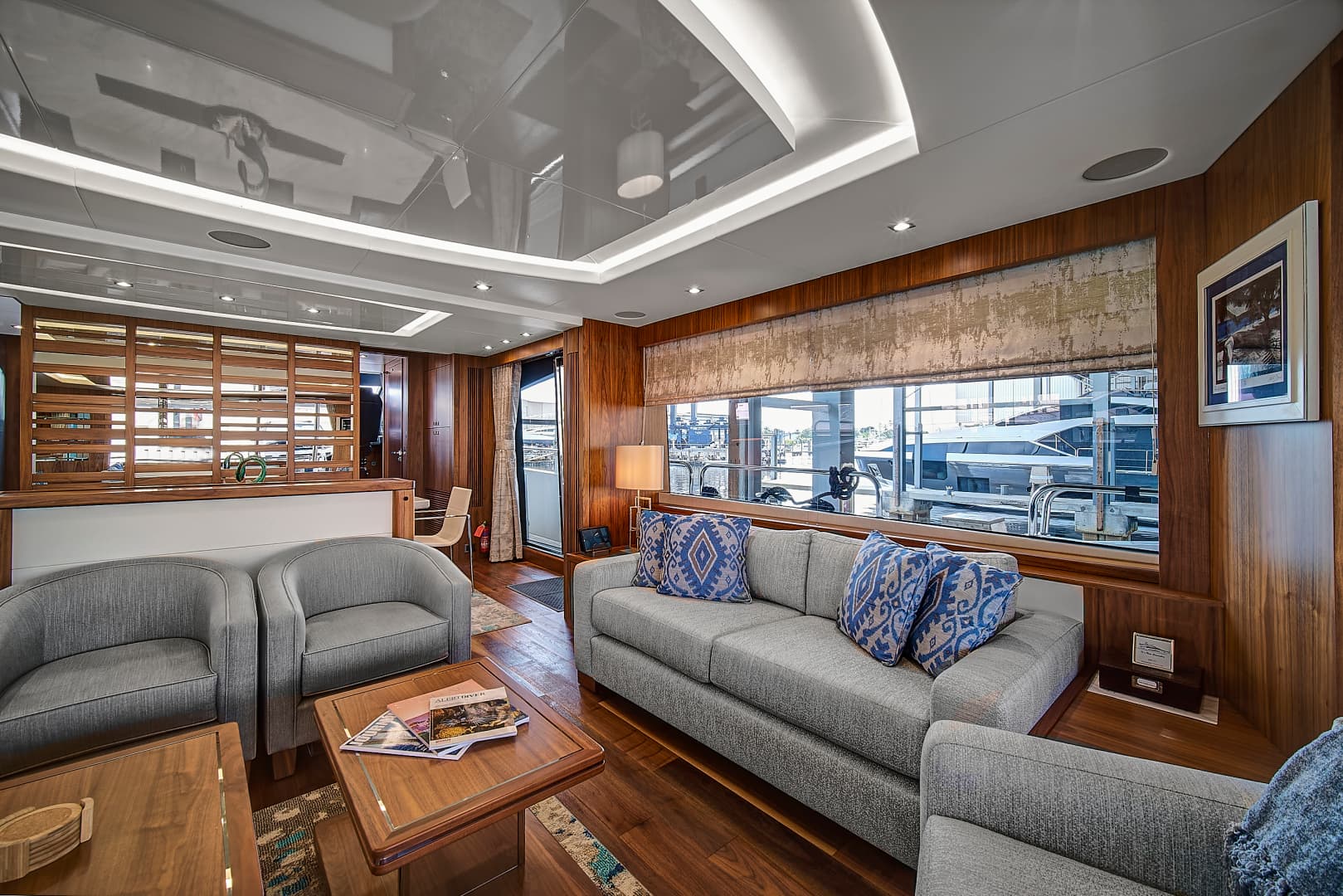 2019 Sunseeker 86 Yacht — photo 29