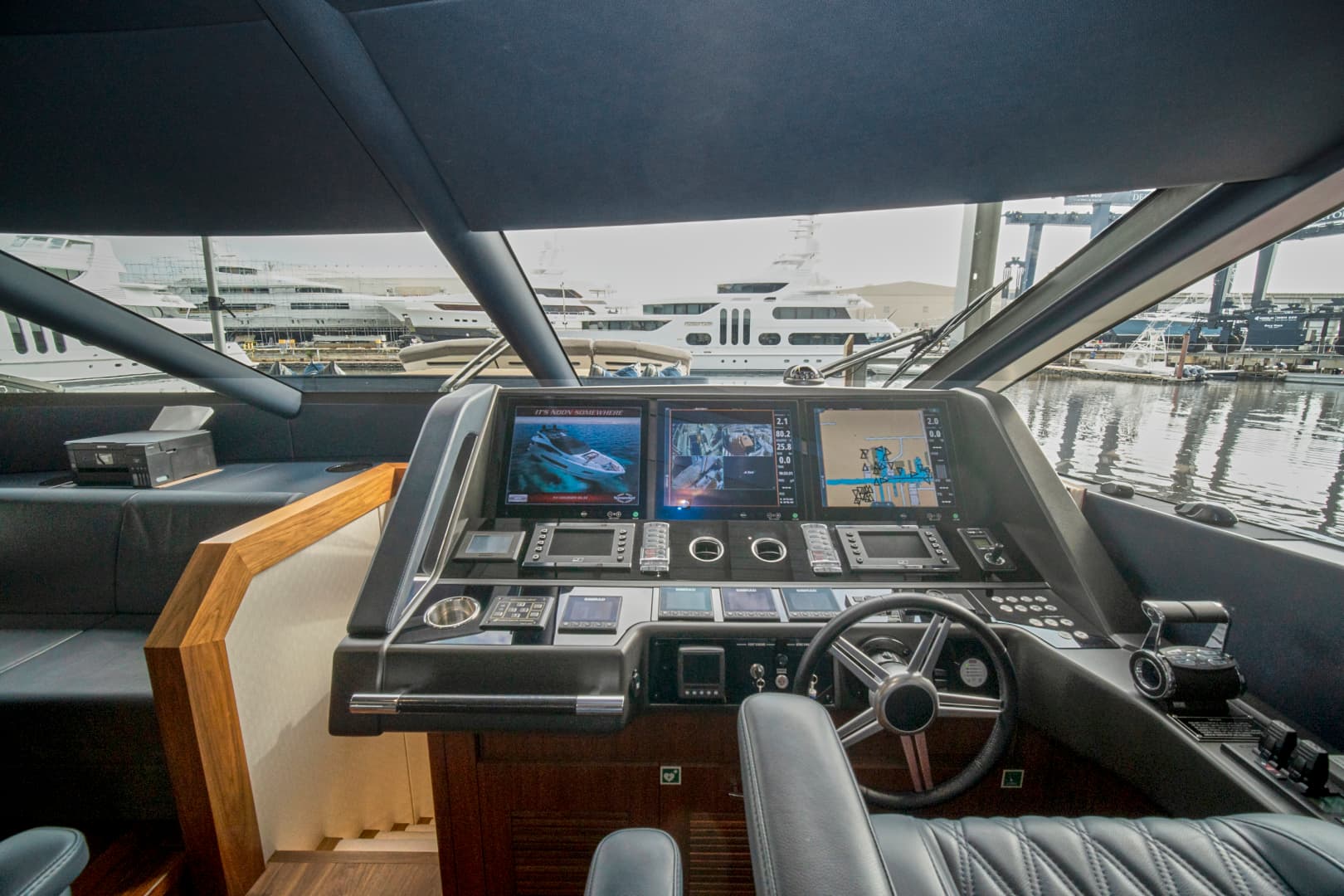 2019 Sunseeker 86 Yacht — photo 45