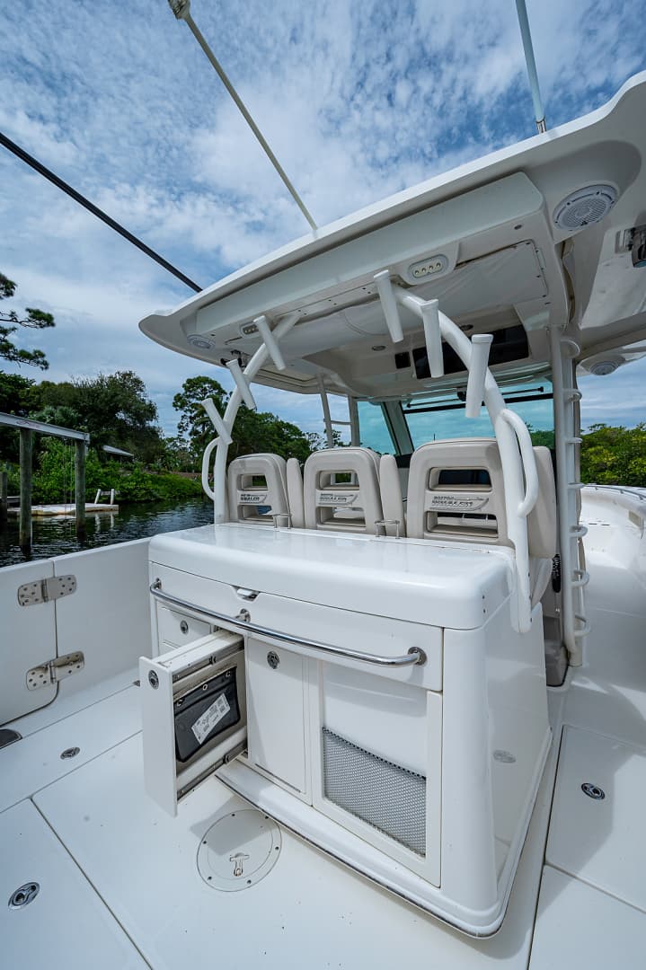 2017 Boston Whaler 370 Outrage — photo 25