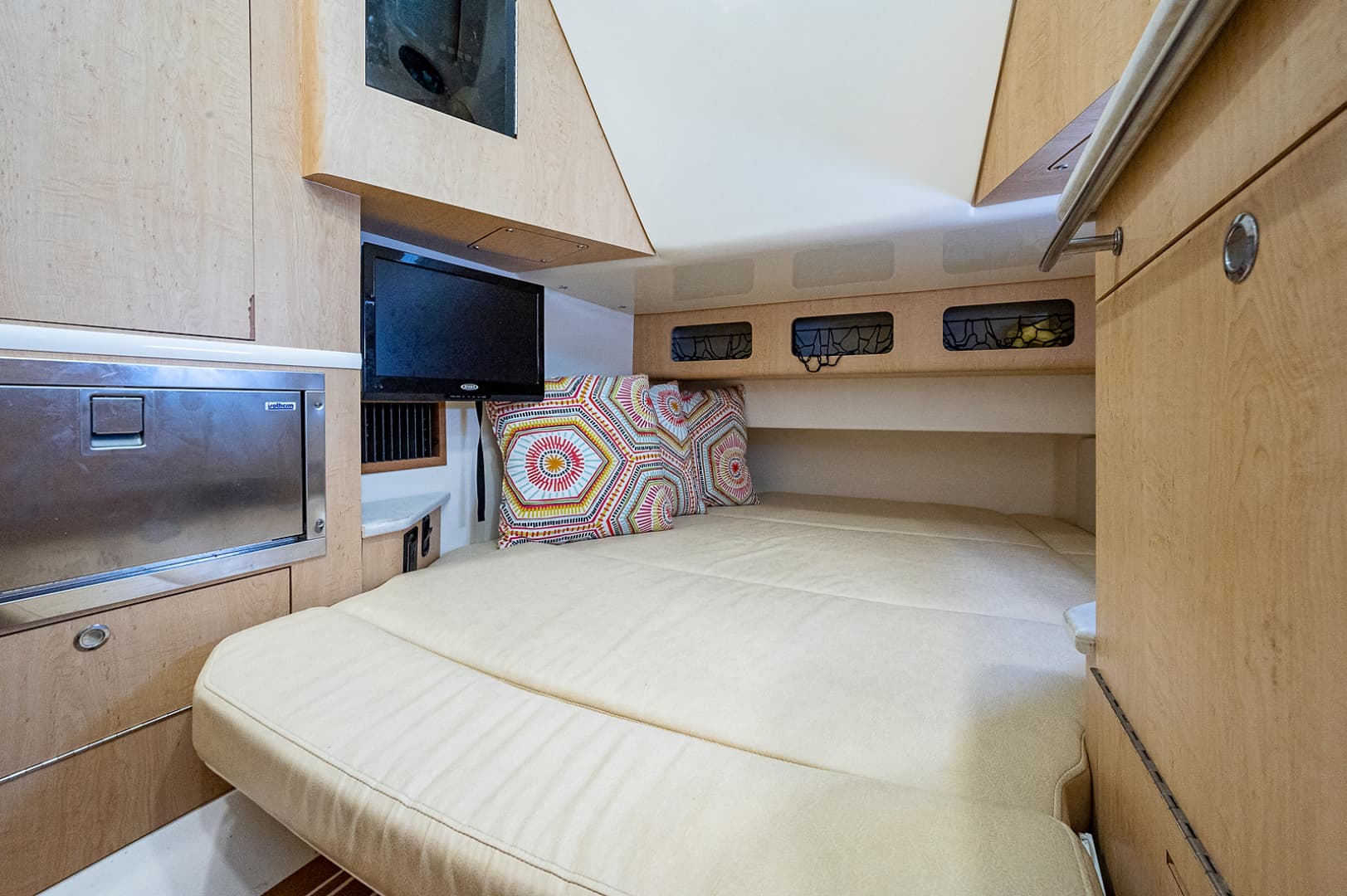 2017 Boston Whaler 370 Outrage — photo 45