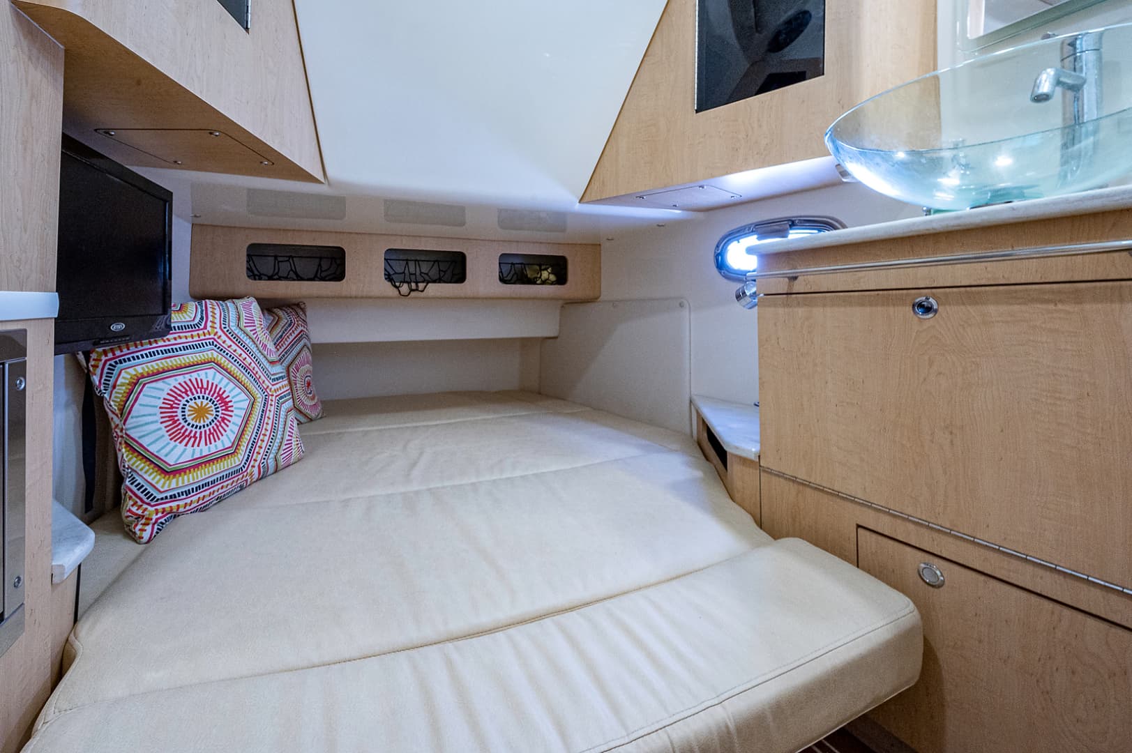 2017 Boston Whaler 370 Outrage — photo 44