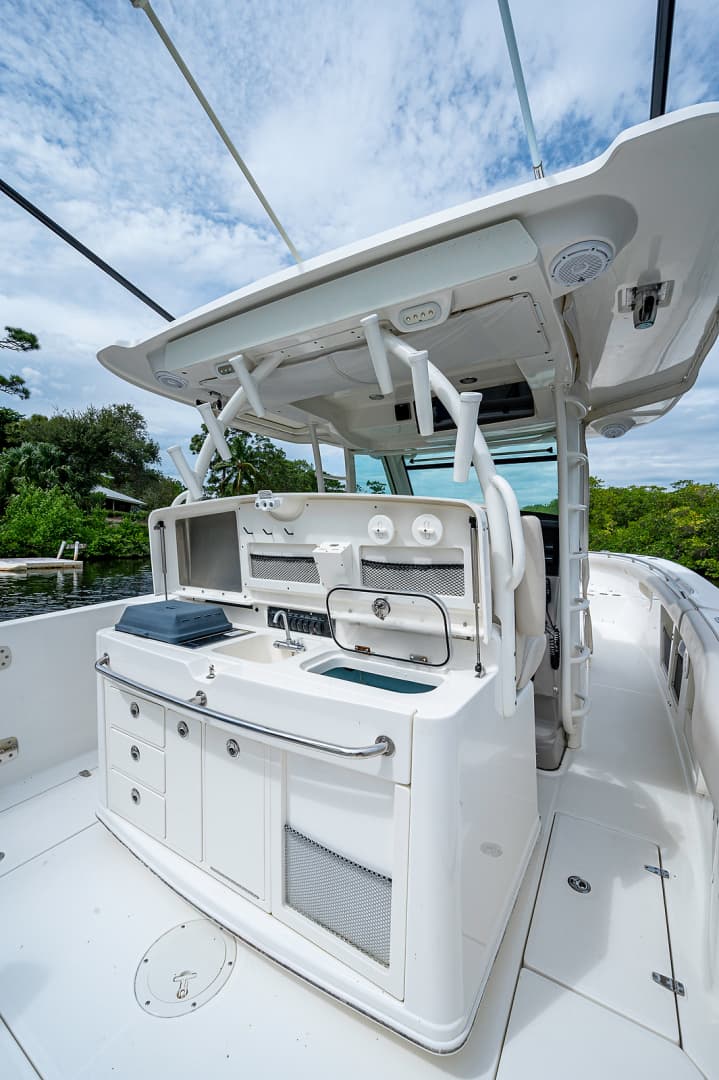 2017 Boston Whaler 370 Outrage — photo 23