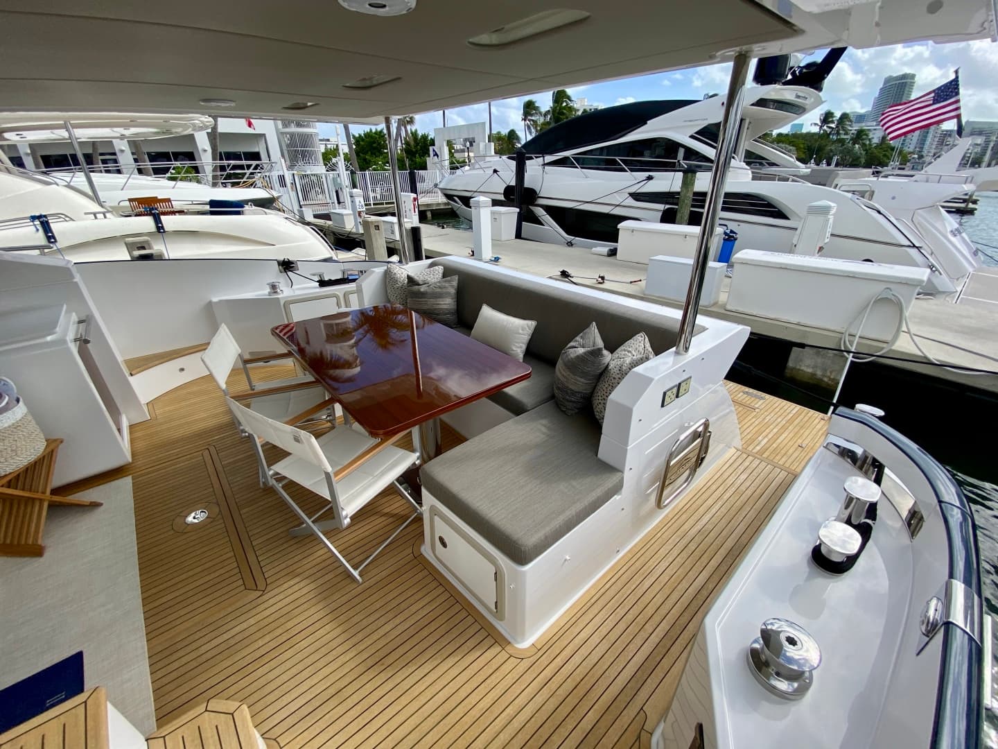 2018 Azimut Flybridge — photo 95