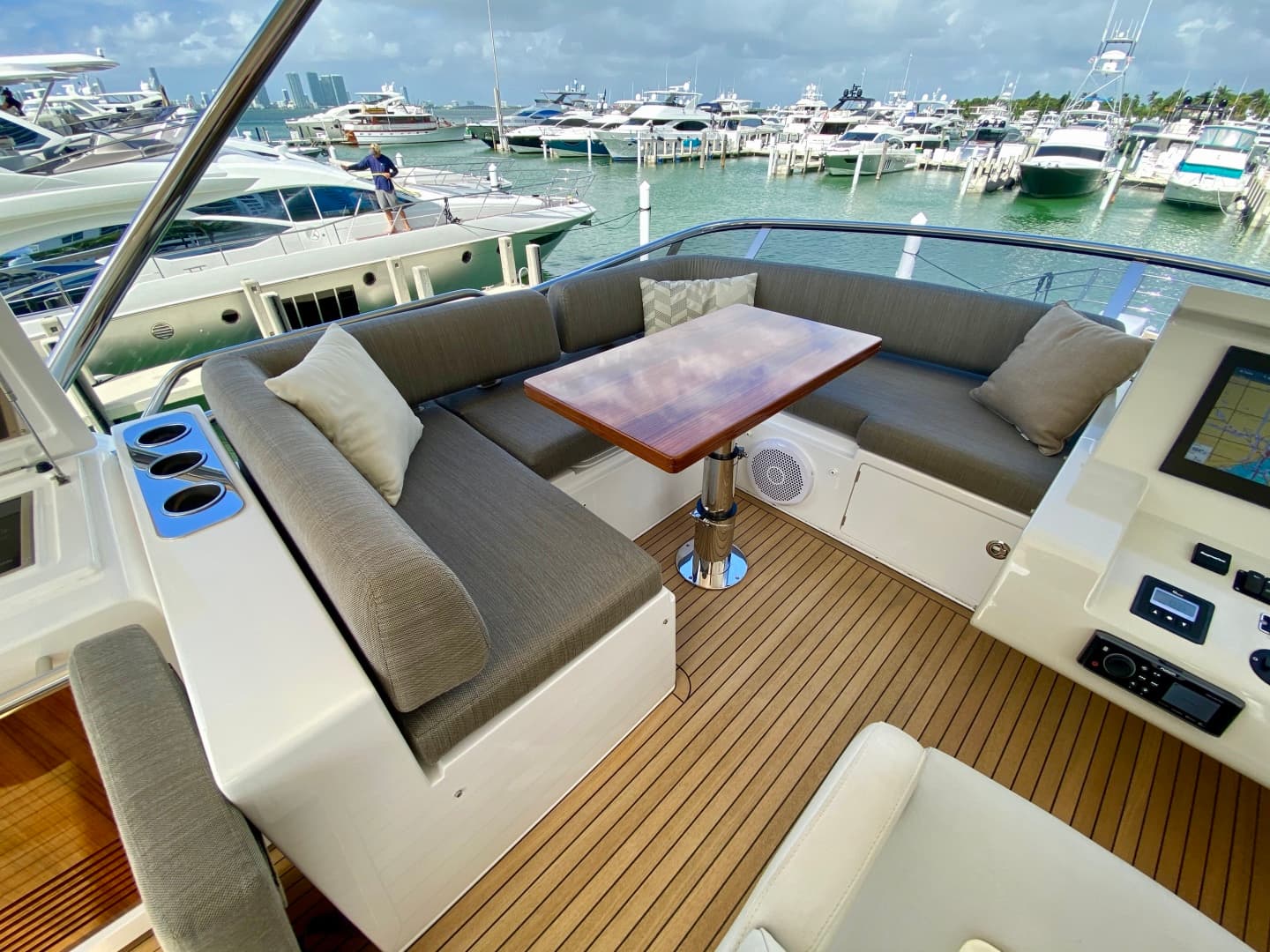 2018 Azimut Flybridge — photo 17