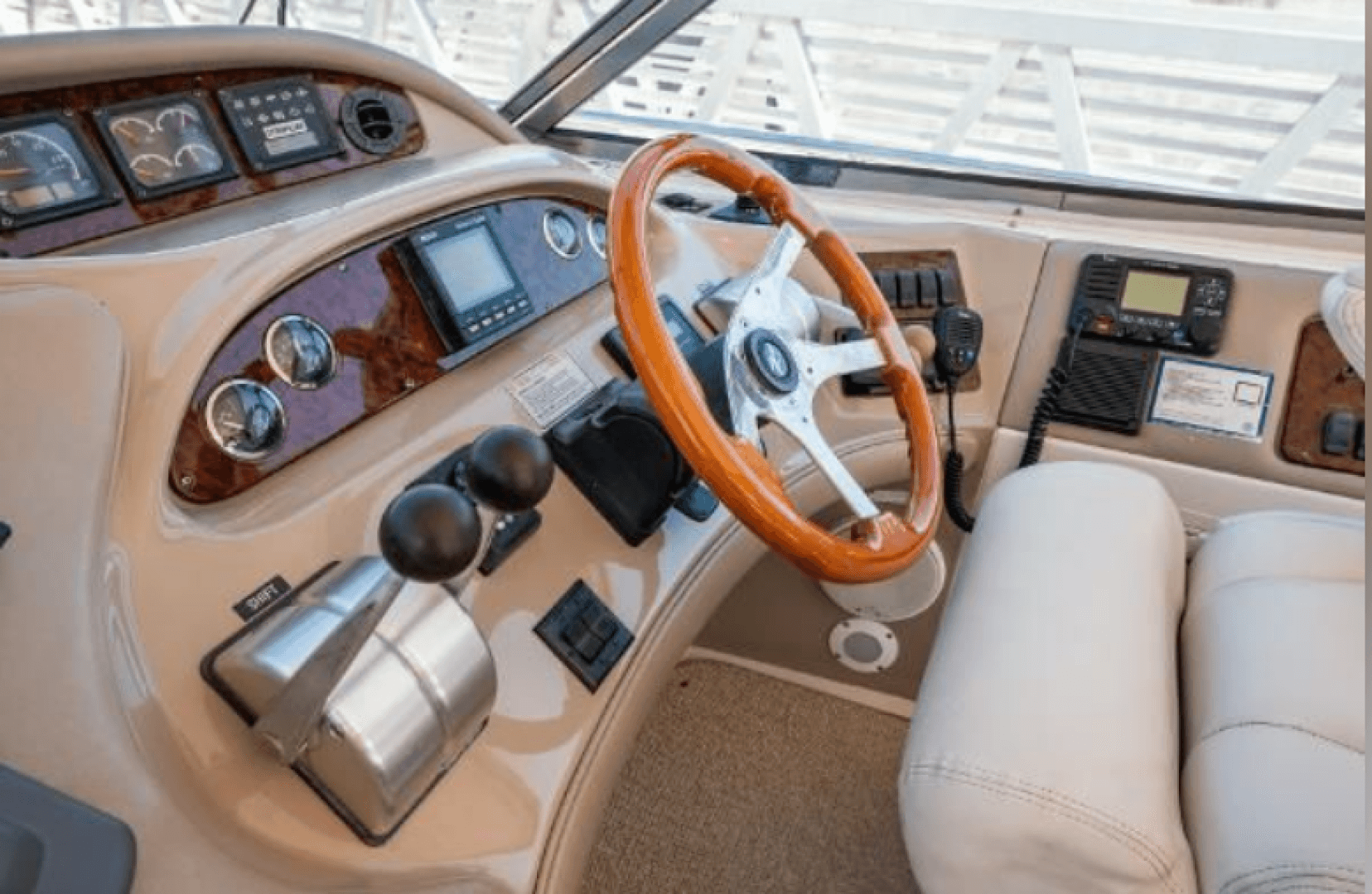 2000 Sea Ray 540 Sundancer — photo 11