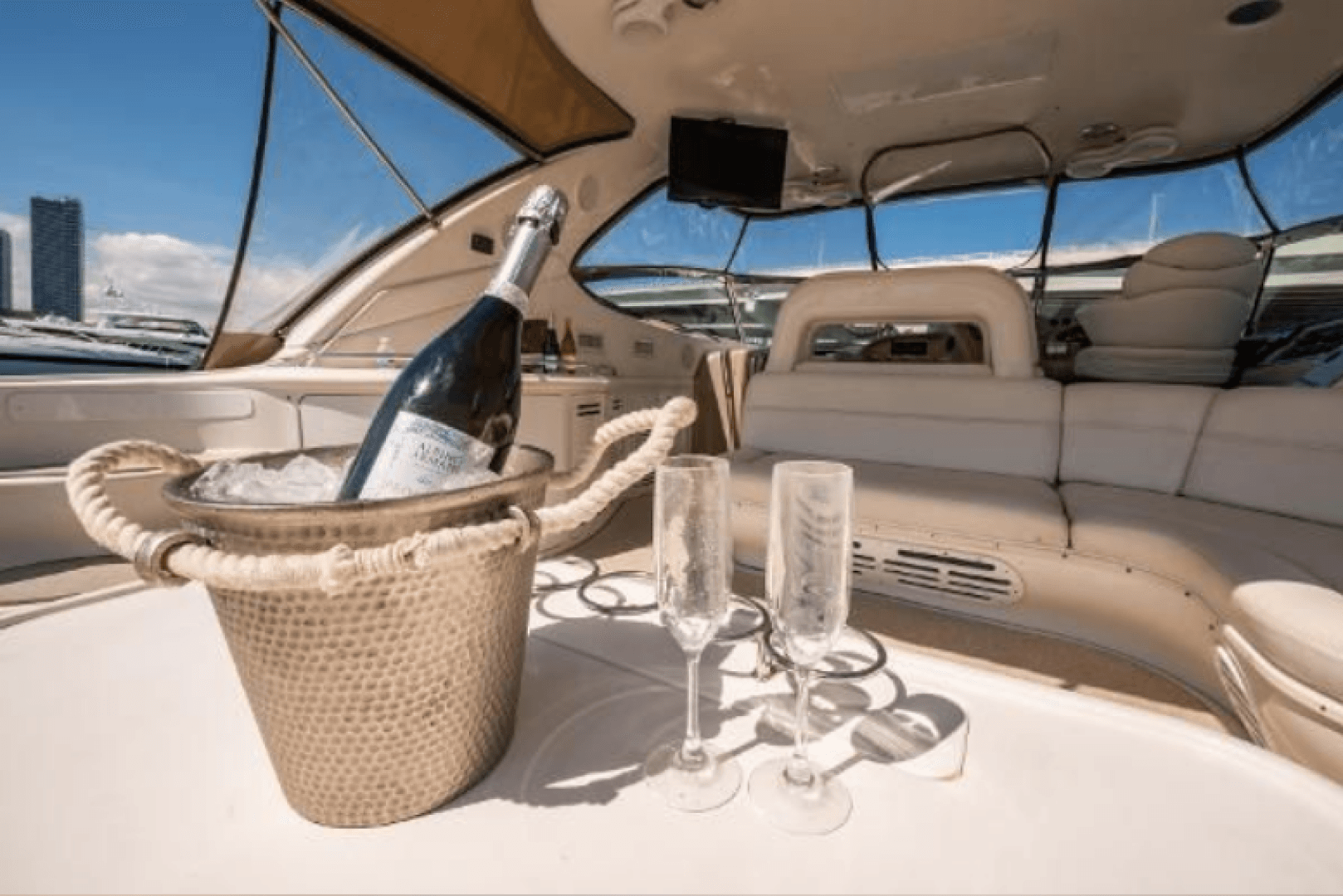 2000 Sea Ray 540 Sundancer — photo 15