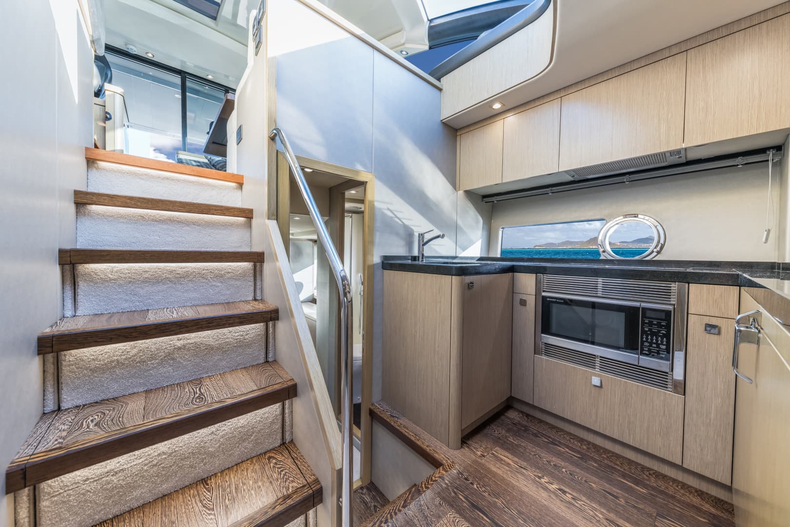 2017 Sunseeker Predator — photo 35