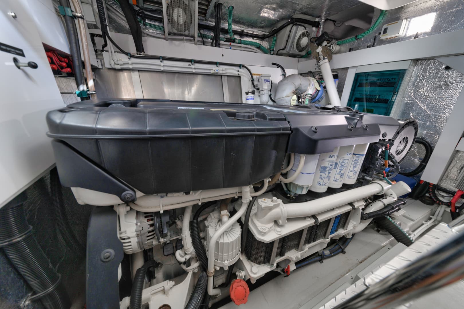 2017 Sunseeker Predator — photo 51