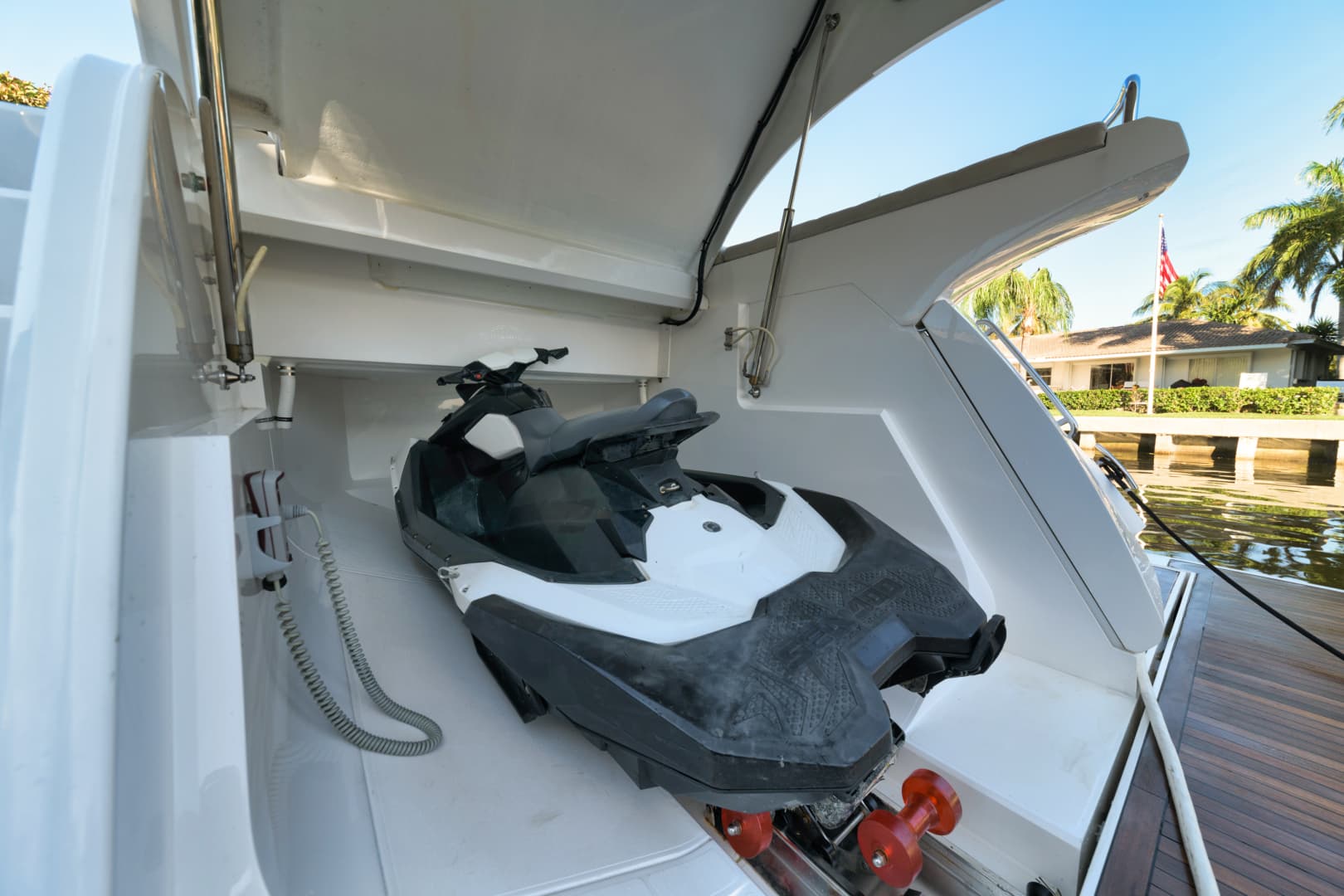 2017 Sunseeker Predator — photo 20