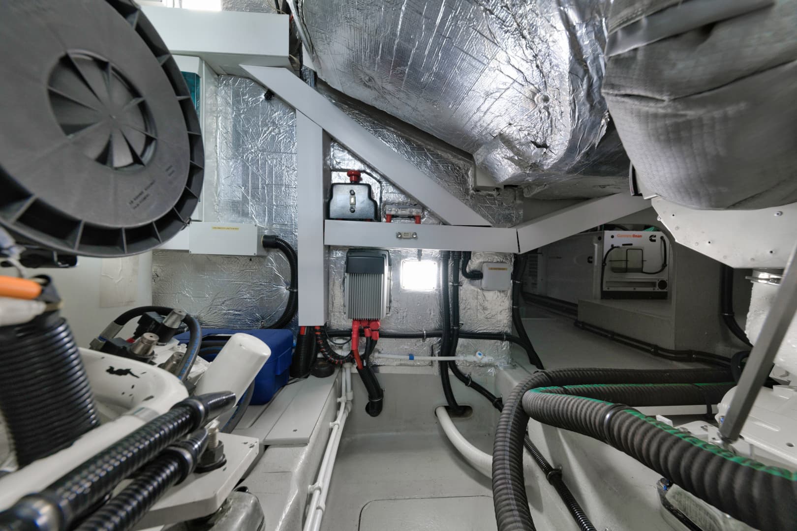 2017 Sunseeker Predator — photo 56