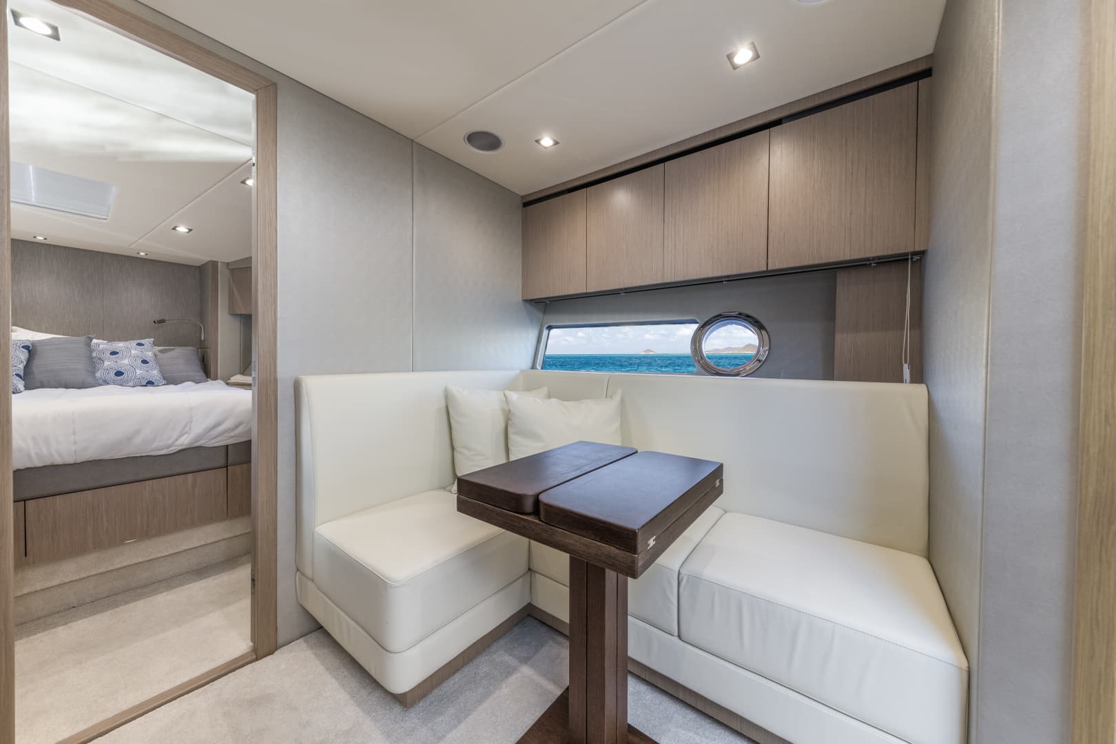 2017 Sunseeker Predator — photo 39