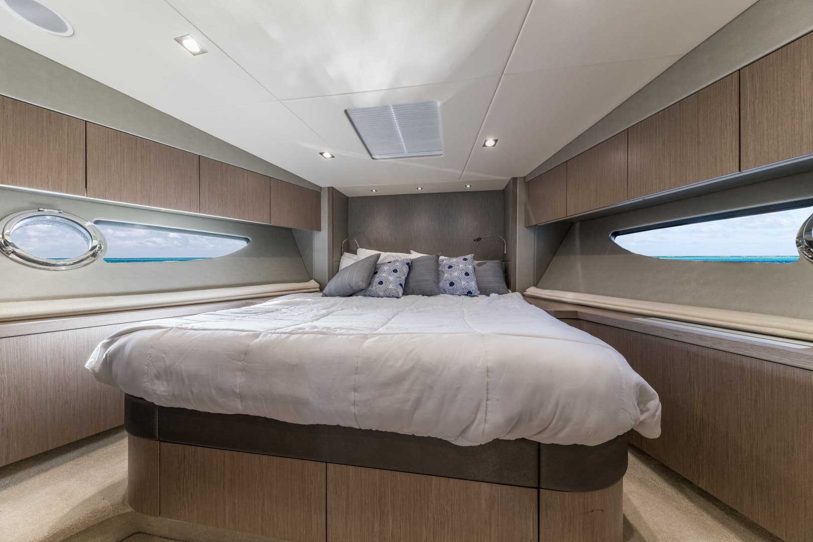 2017 Sunseeker Predator — photo 43