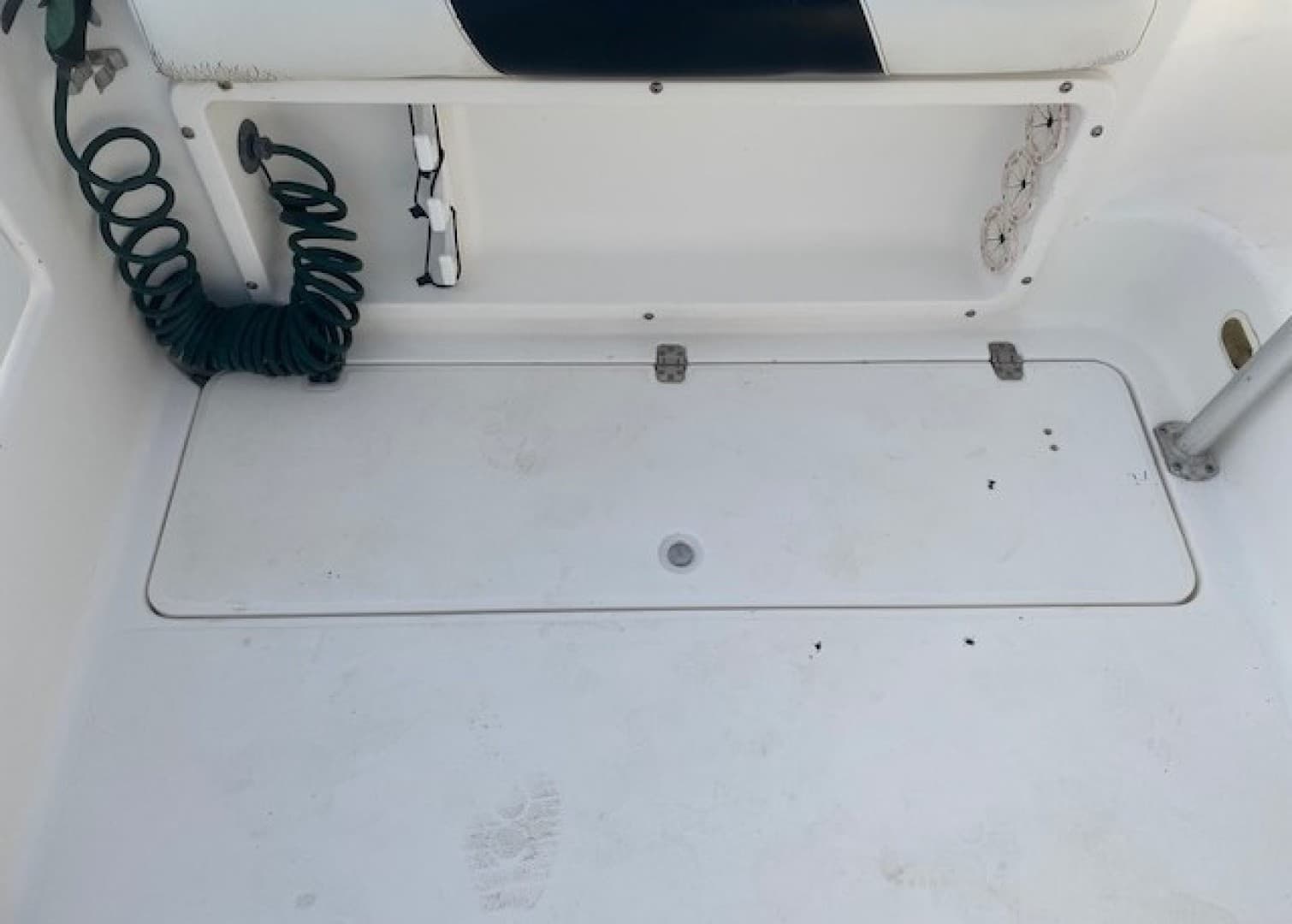 2001 Century 2300 Walkaround — photo 36