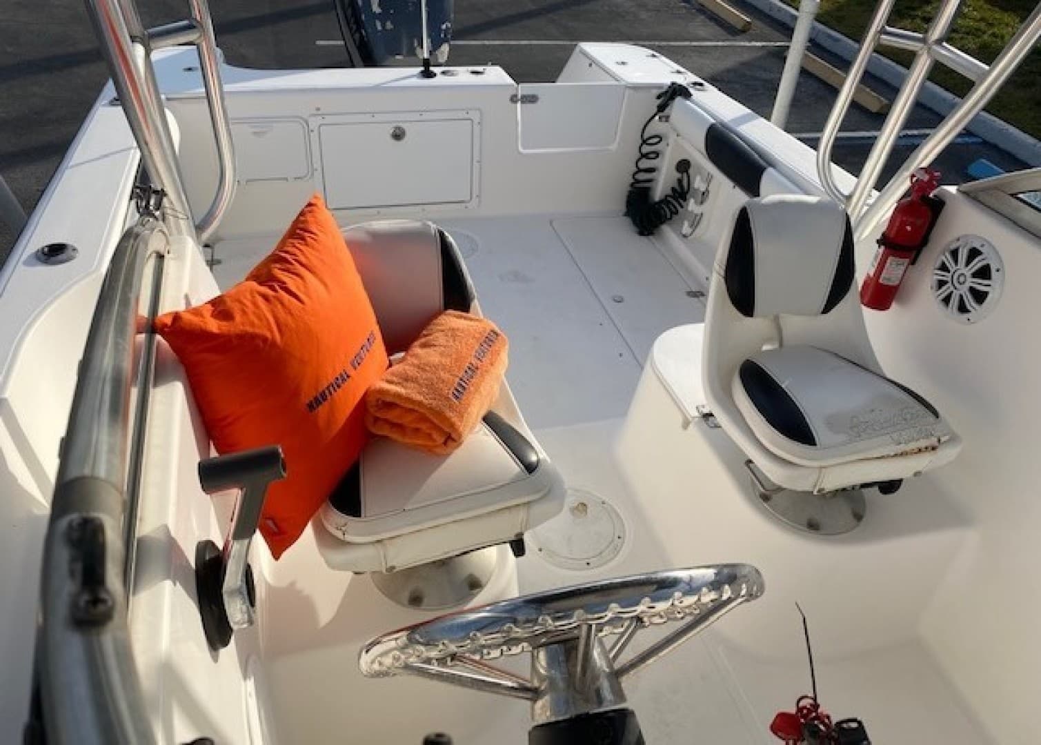 2001 Century 2300 Walkaround — photo 24