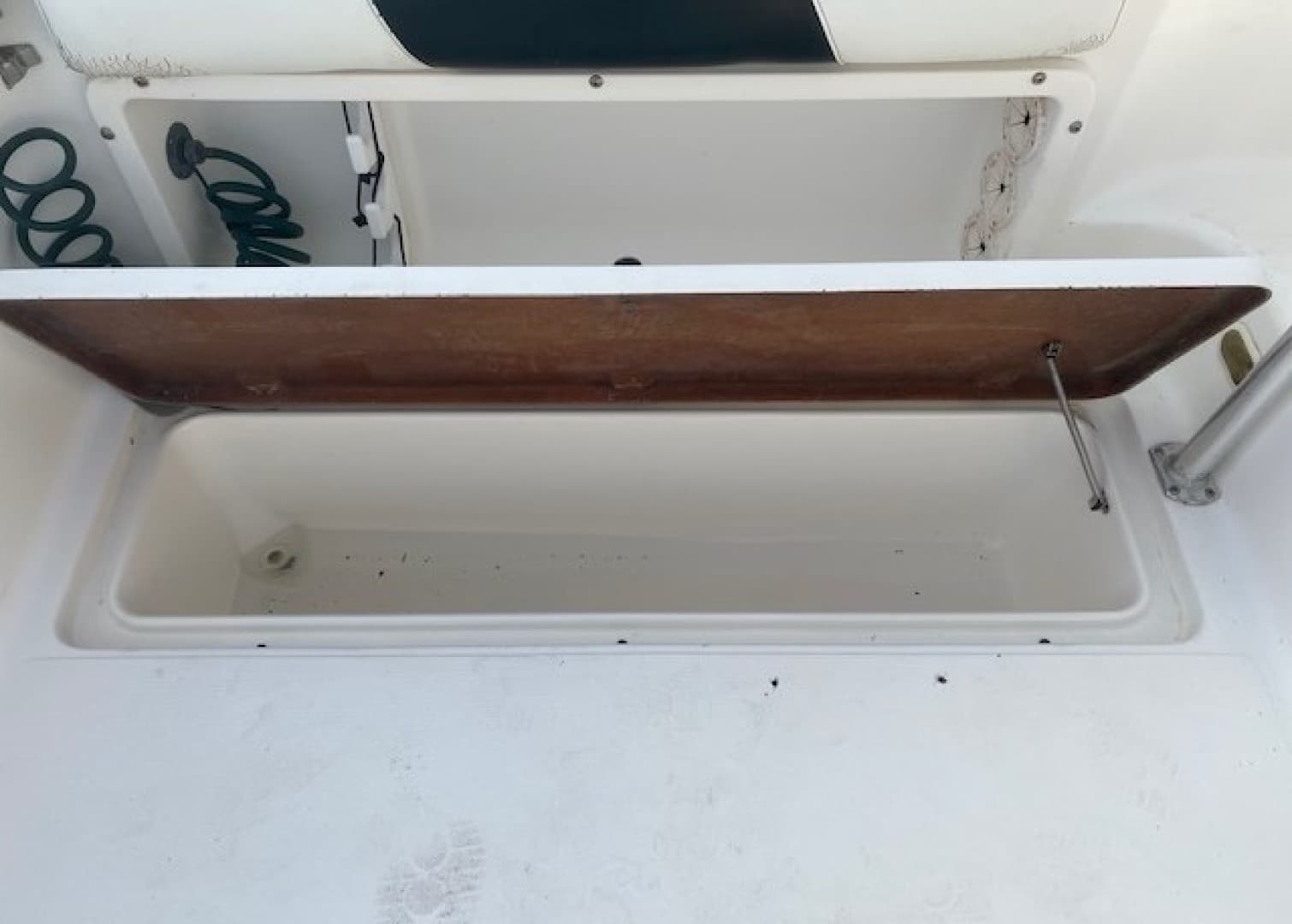 2001 Century 2300 Walkaround — photo 37