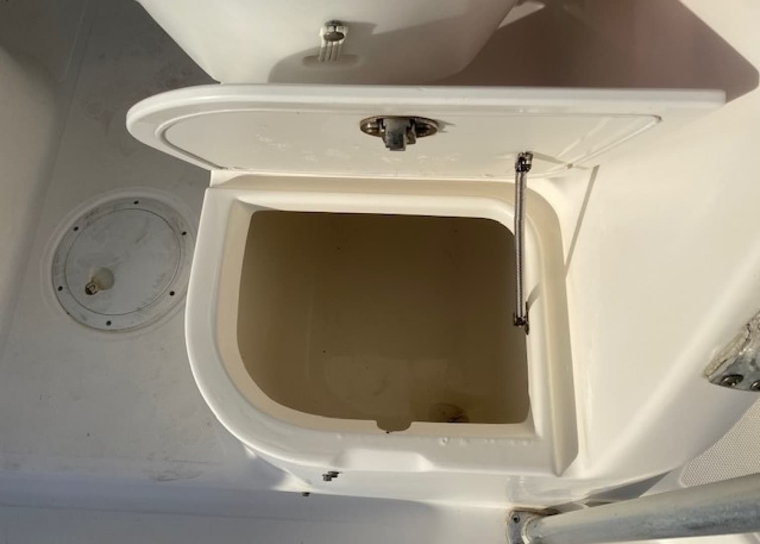 2001 Century 2300 Walkaround — photo 30