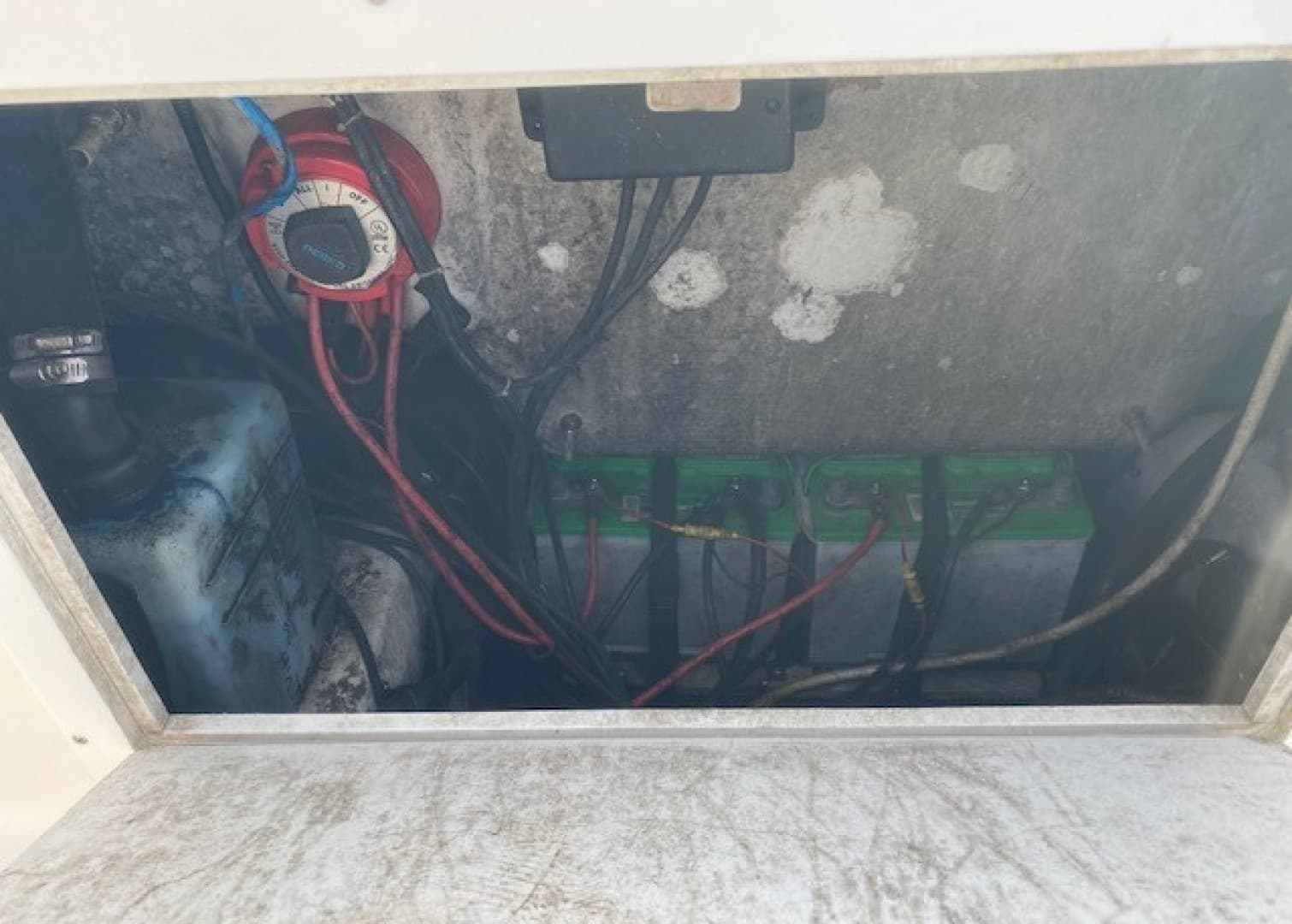 2001 Century 2300 Walkaround — photo 33