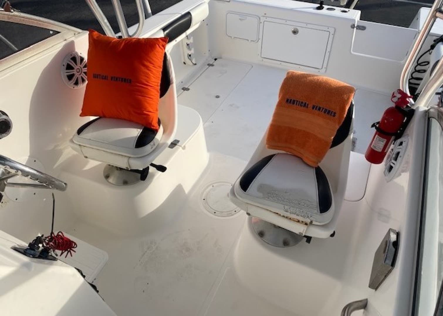 2001 Century 2300 Walkaround — photo 22