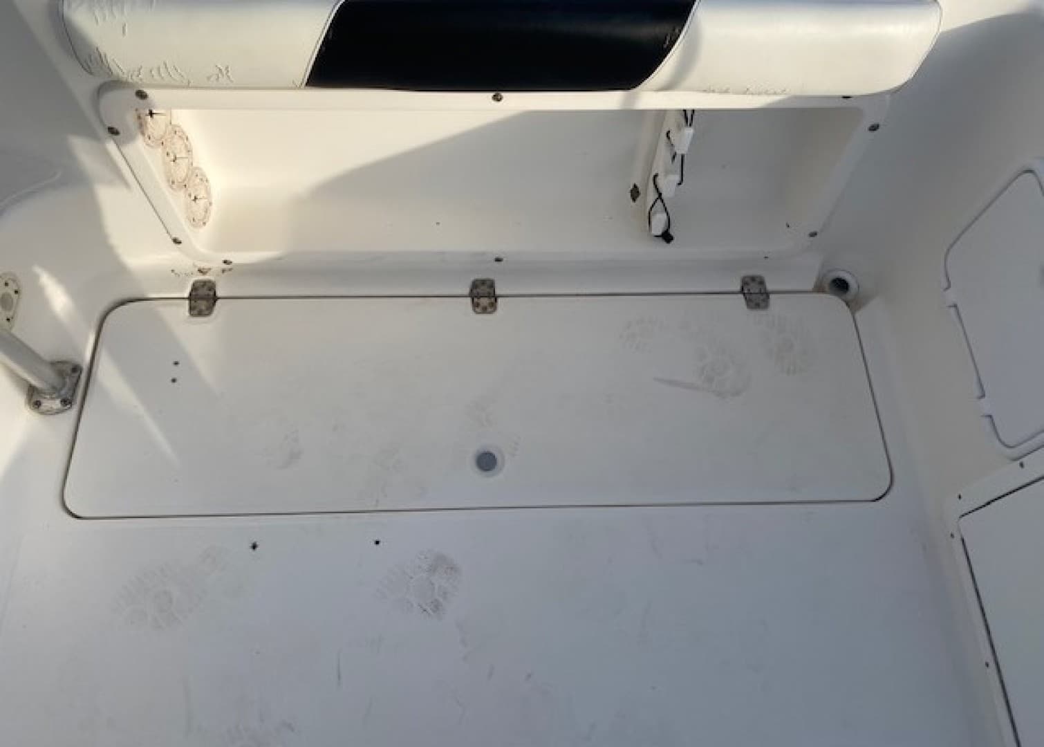 2001 Century 2300 Walkaround — photo 34