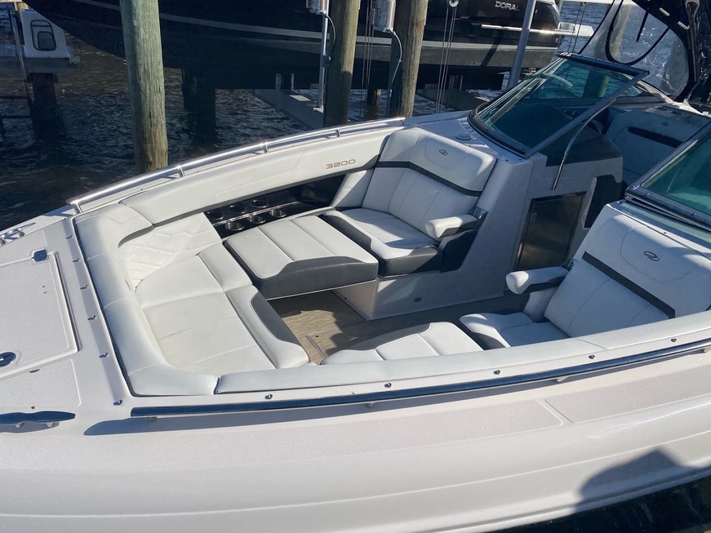 2016 Regal 3200 Bowrider — photo 6