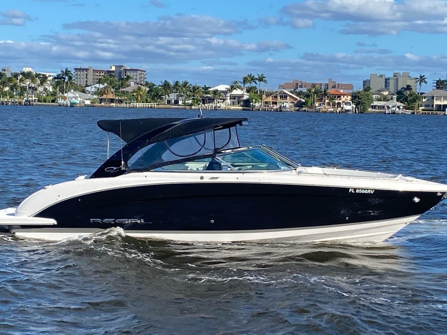 2016 Regal 3200 Bowrider — photo 4