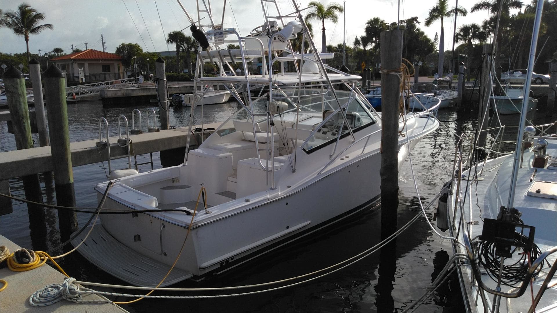 2007 Luhrs 31 Open — photo 2