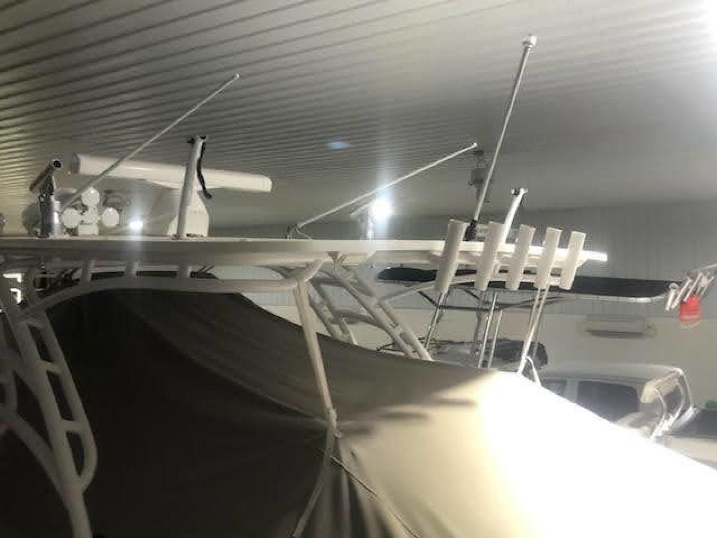 2019 Midnight Express 39 Cuddy — photo 19